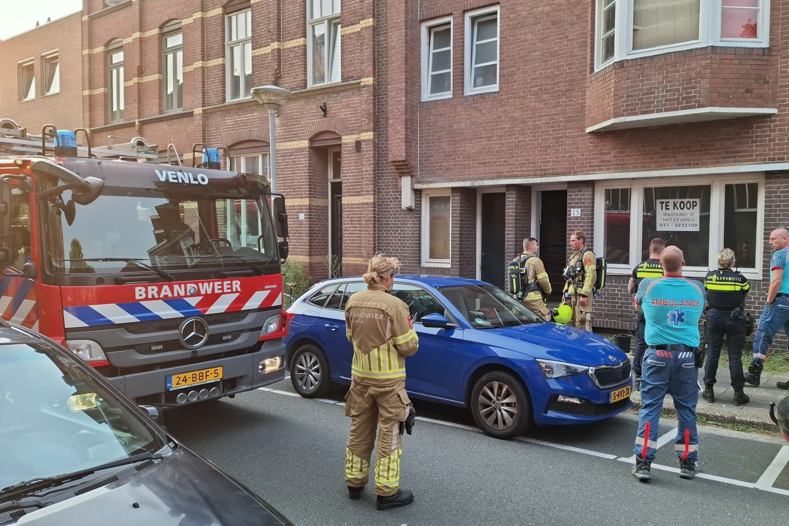 Brandweer rukt groot uit voor asbakbrand in centrum Venlo: ‘Met veel