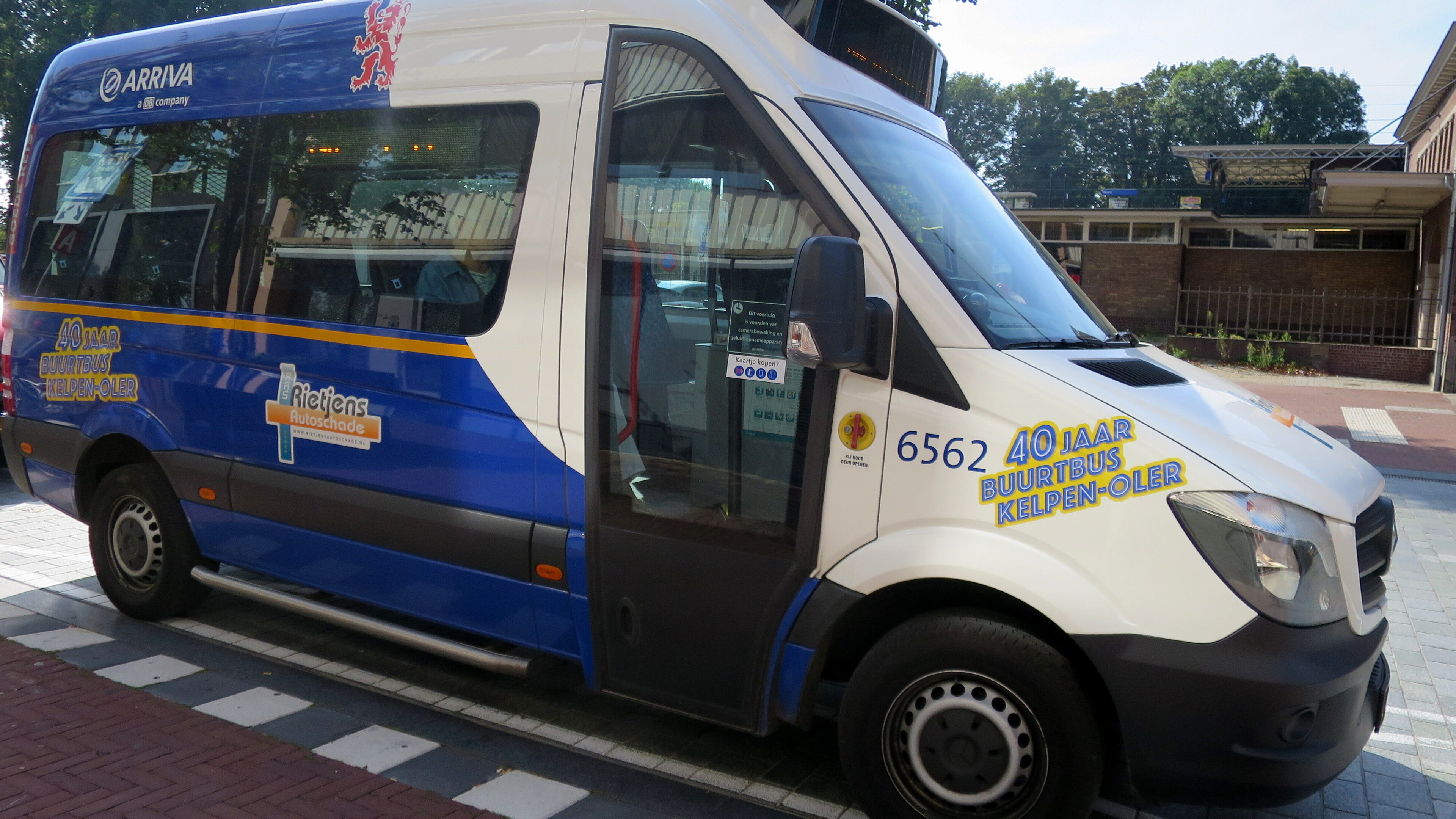 Buurtbussen 791 en 793 weer op weg