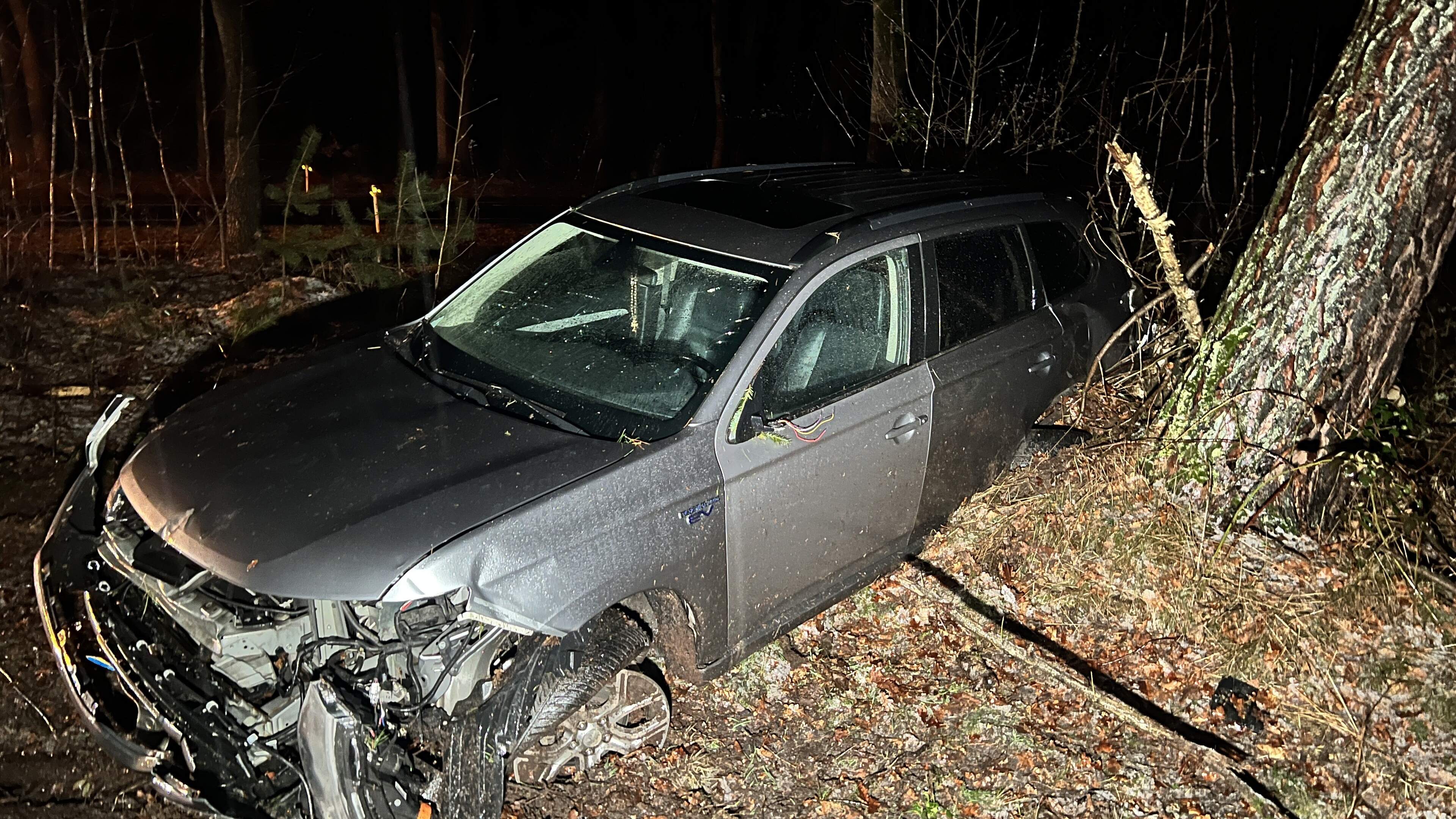 Automobilist gewond bij eenzijdig ongeval in Maria Hoop.