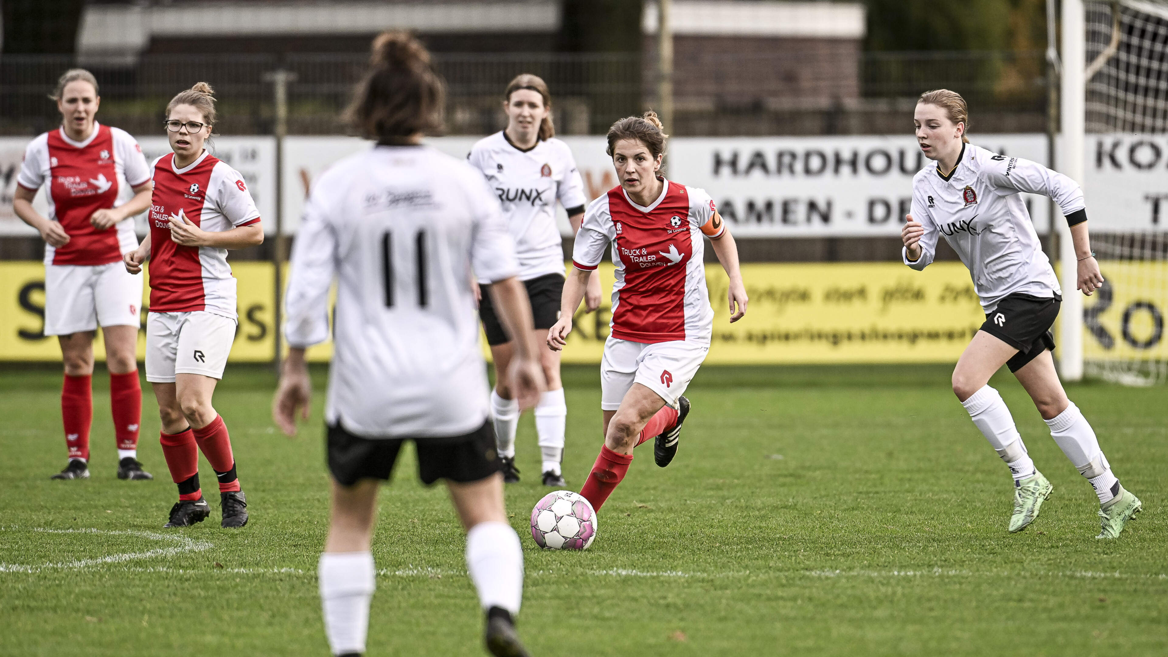 Er kunnen zomaar twee Limburgse clubs in bekerfinale vrouwenvoetbal staan; SV Leveroy en Wittenhorst