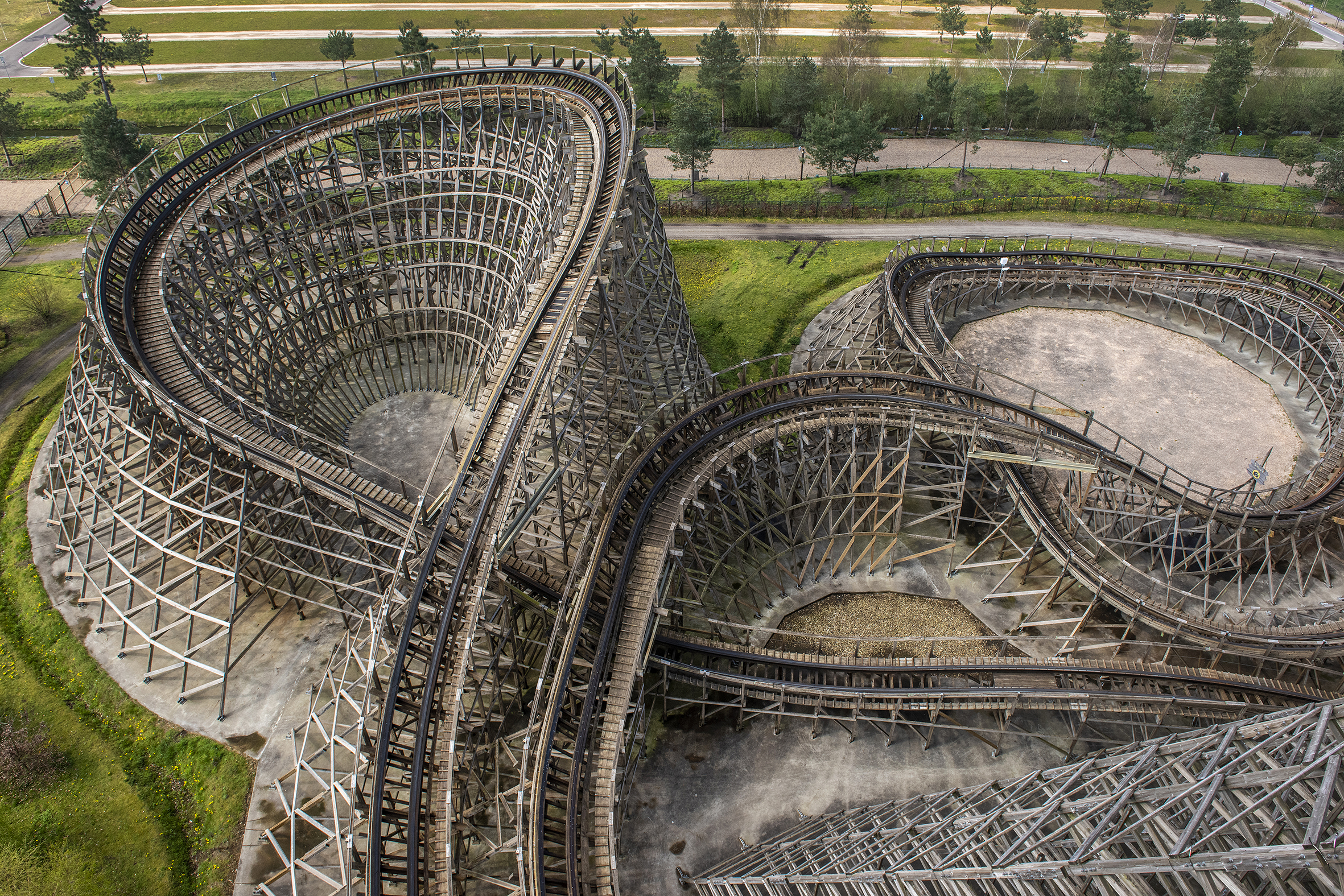 Medewerker attractiepark Toverland van achtbaan Troy gevallen