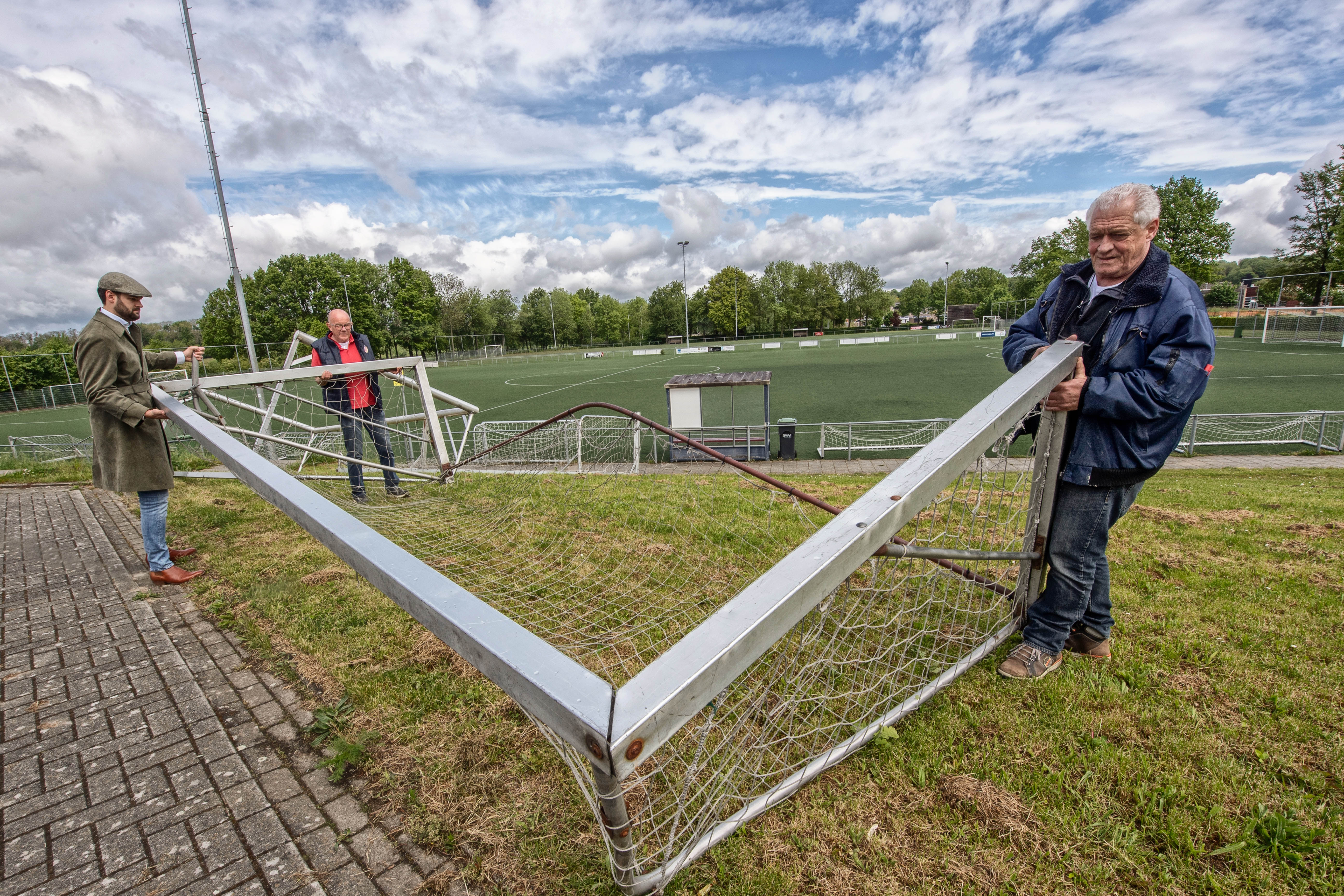 Video: Vandalen houden huis op sportcomplex van Alfa Sport in Oirsbeek: ‘Klap in gezicht van vrijwil