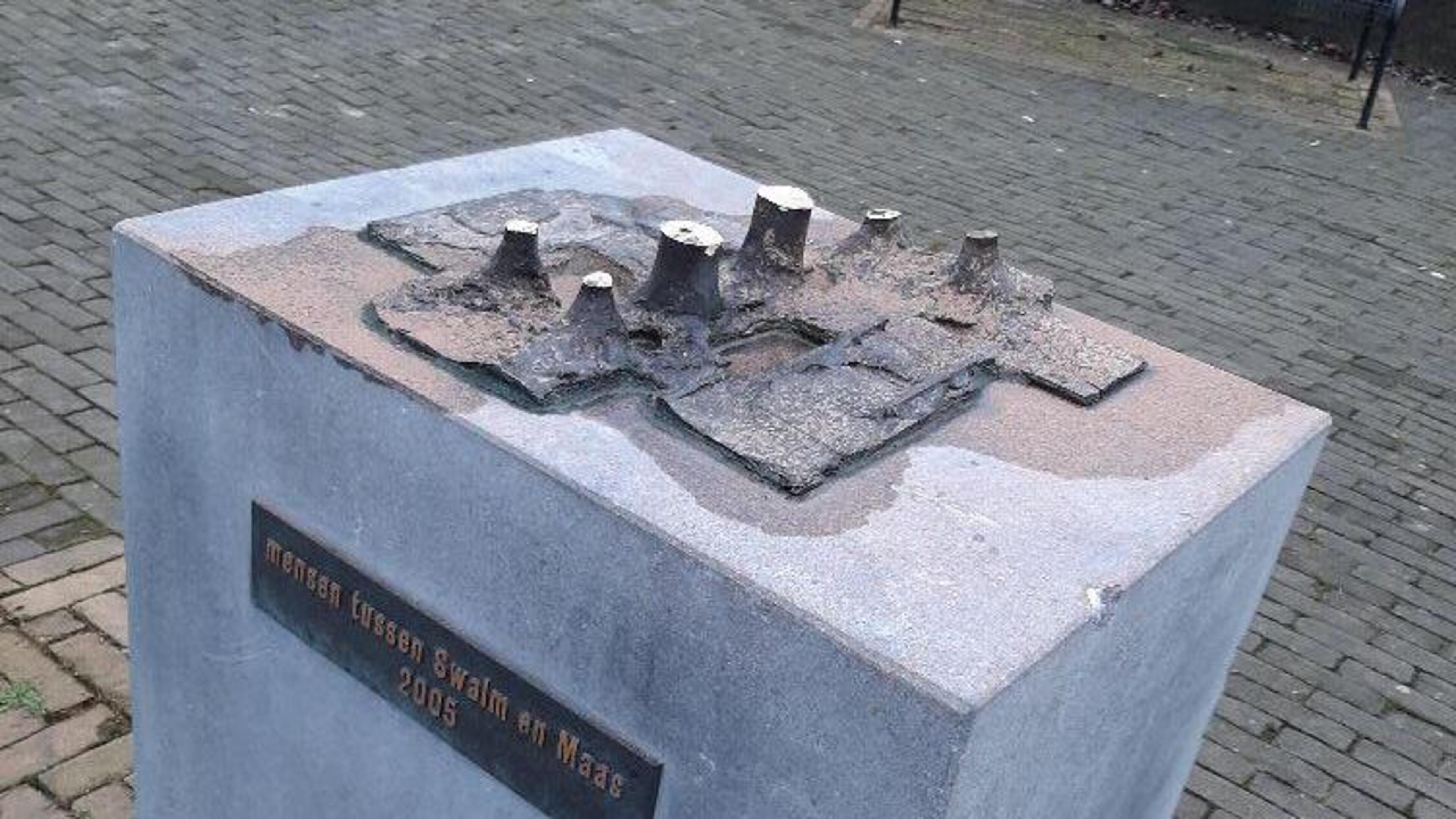 Standbeeld met emotionele waarde voor veel Swalmenaren bij voeten afgezaagd ‘vanwege bronsprijs’, wo