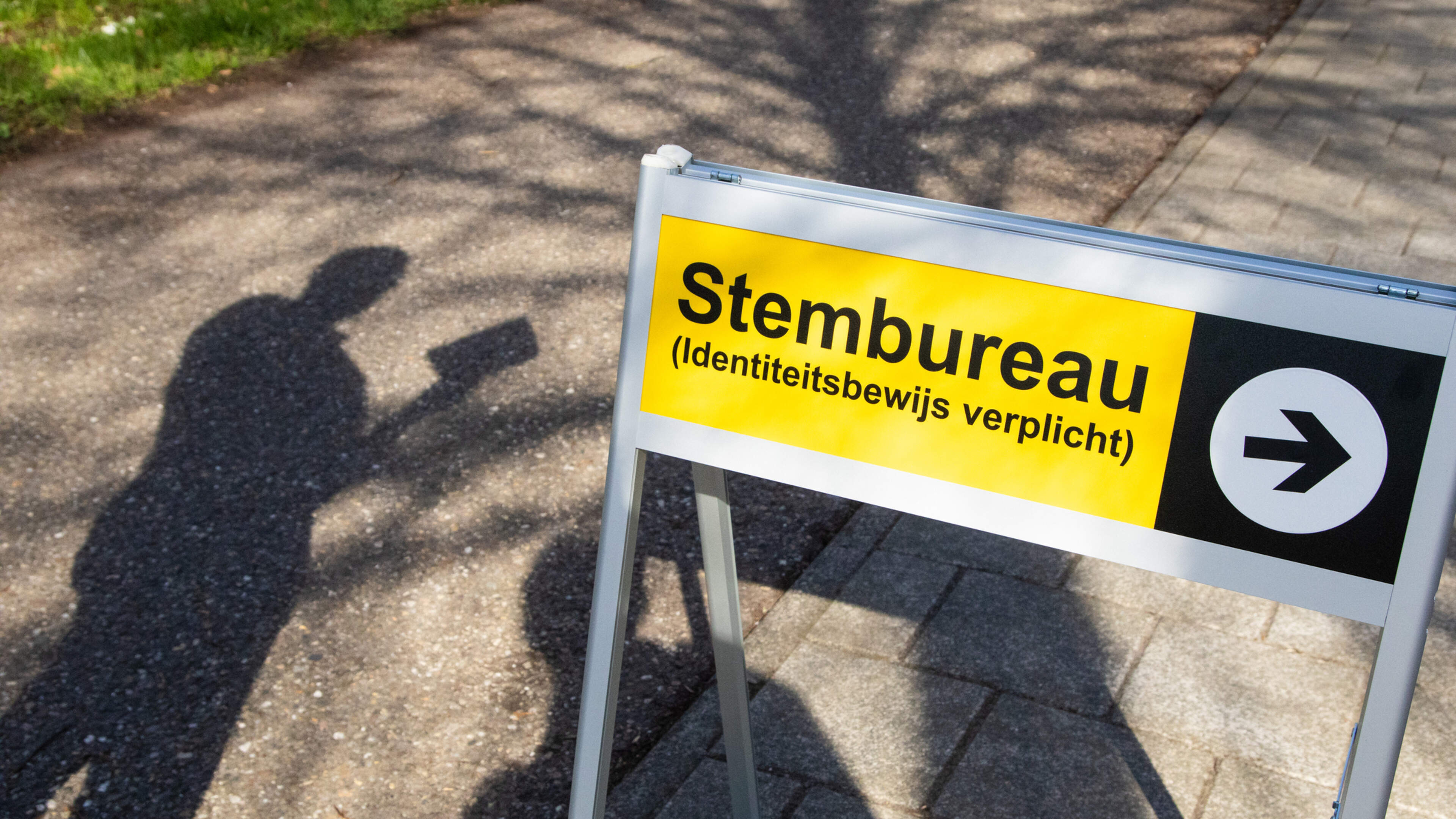 Oud-trainer MVV gehoord als getuige in zaak rond stemmen ronselen Maastricht: ‘Het is een kulverhaal