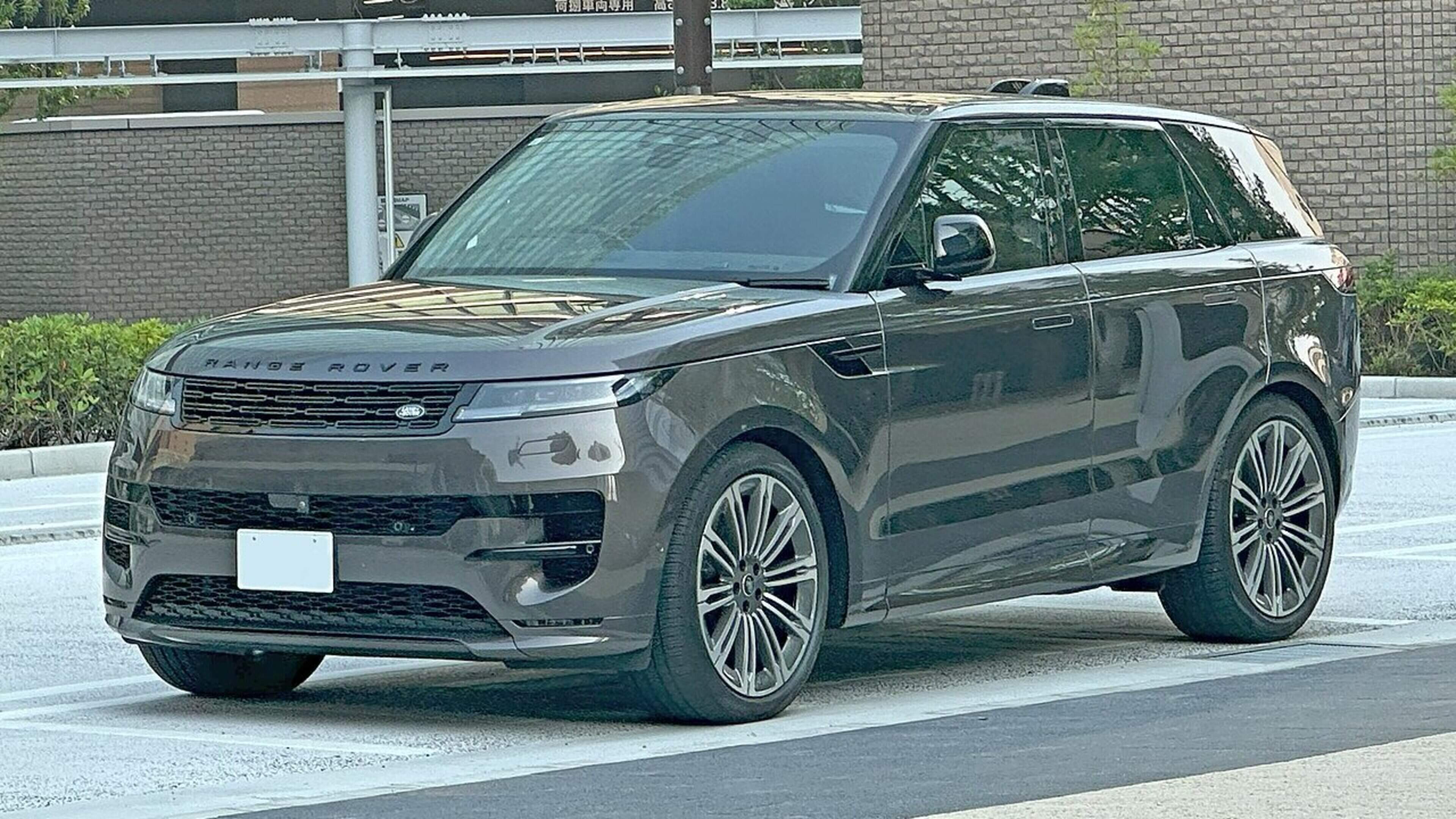 Kapotte motor en plas olie onder Range Rover, maar verkoper uit Maastricht blijft buiten schot