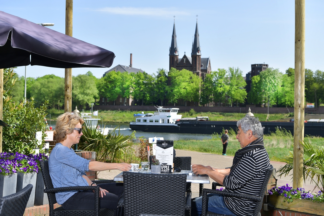 Maasterras met feelgoodfilm in Baarlo: wat een ligging