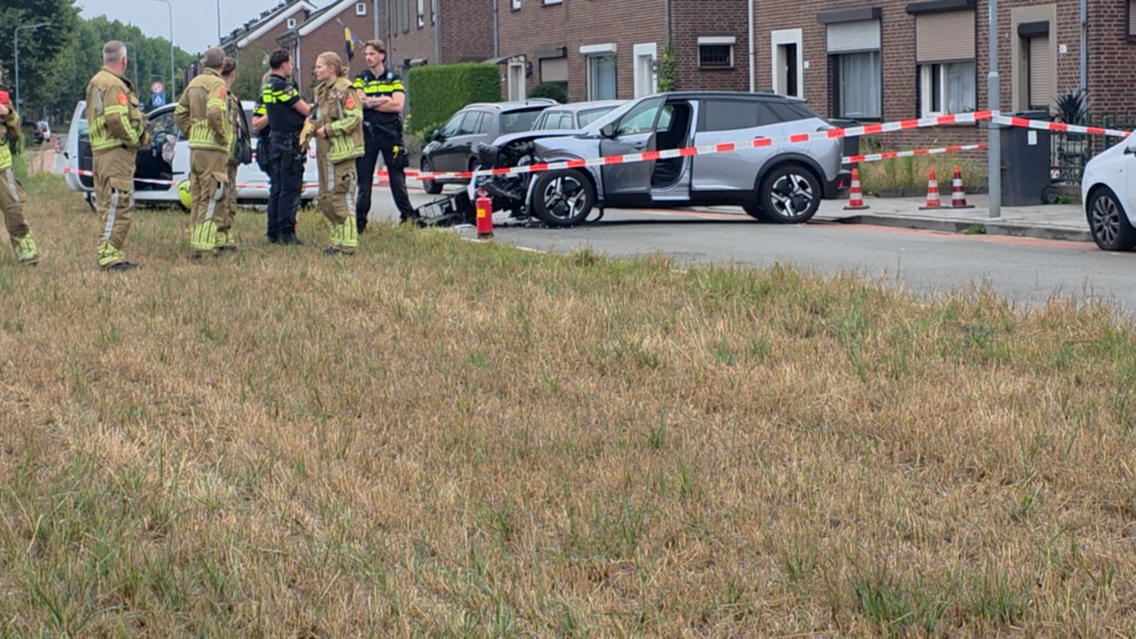 Twee gewonden bij frontale botsing in Belfeld