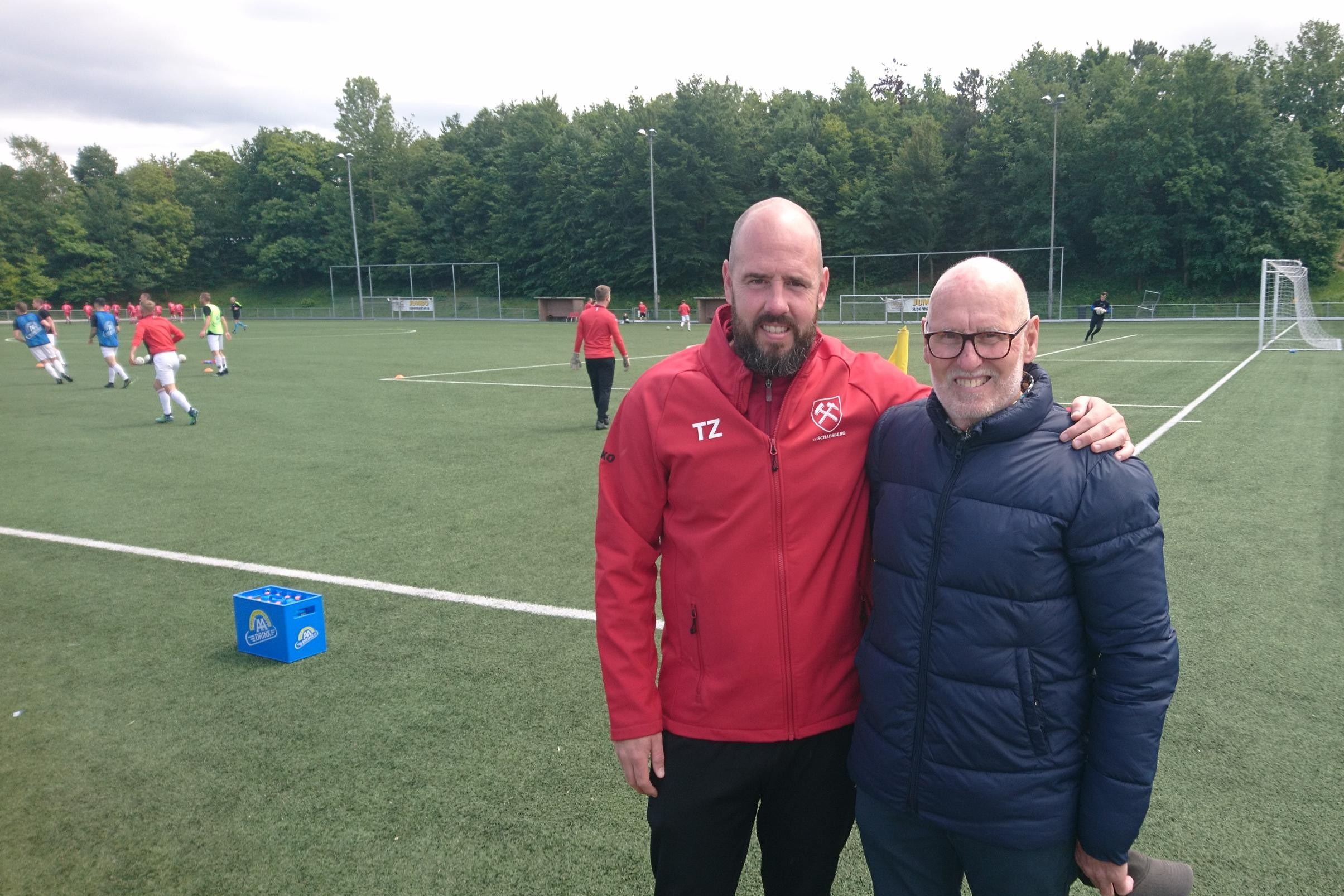 Voetbalpassie als gemeenschappelijke deler verbindt vader en zoon Zuidersma: ‘Tim doet het echt fant