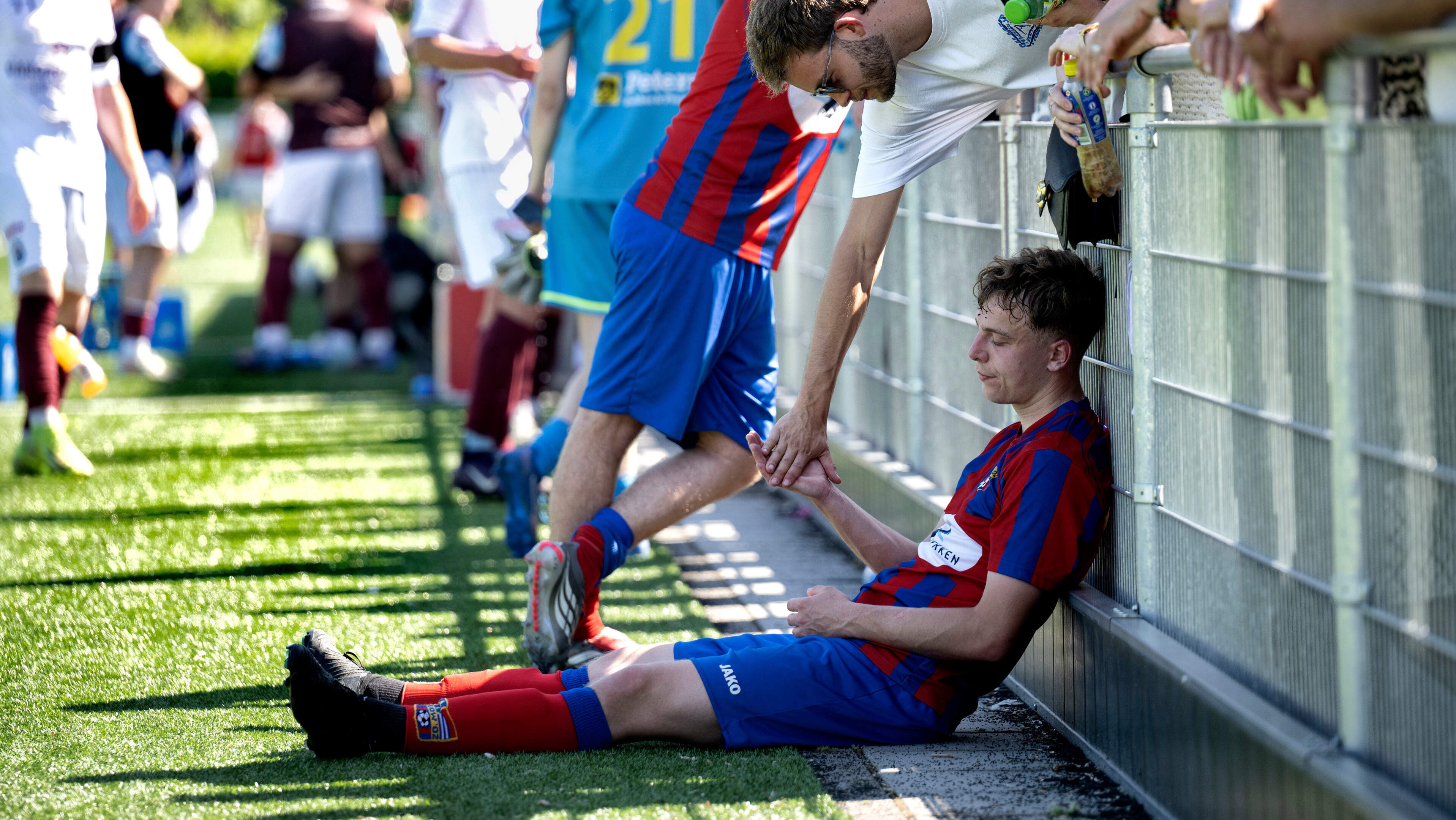 UOW’02 degradeert na gelijkspel tegen FC Landgraaf: ‘Deze klap komt aan, we hebben hard gestreden’
