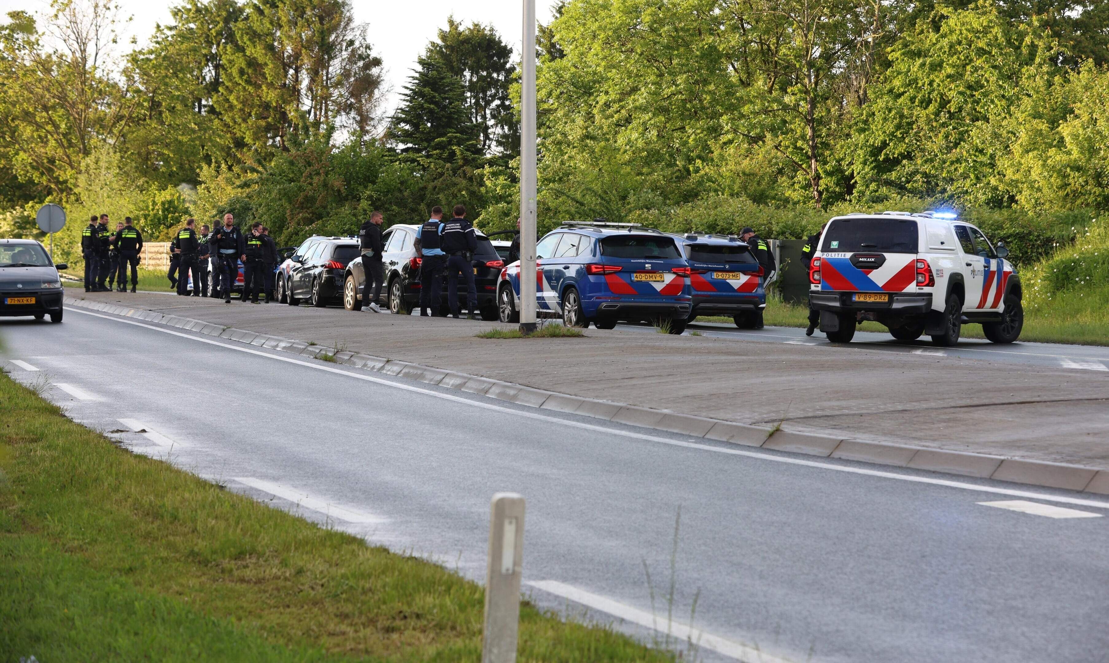 Automobilist opgepakt na achtervolging over onder meer A76 bij Spaubeek tot aan Schinveld