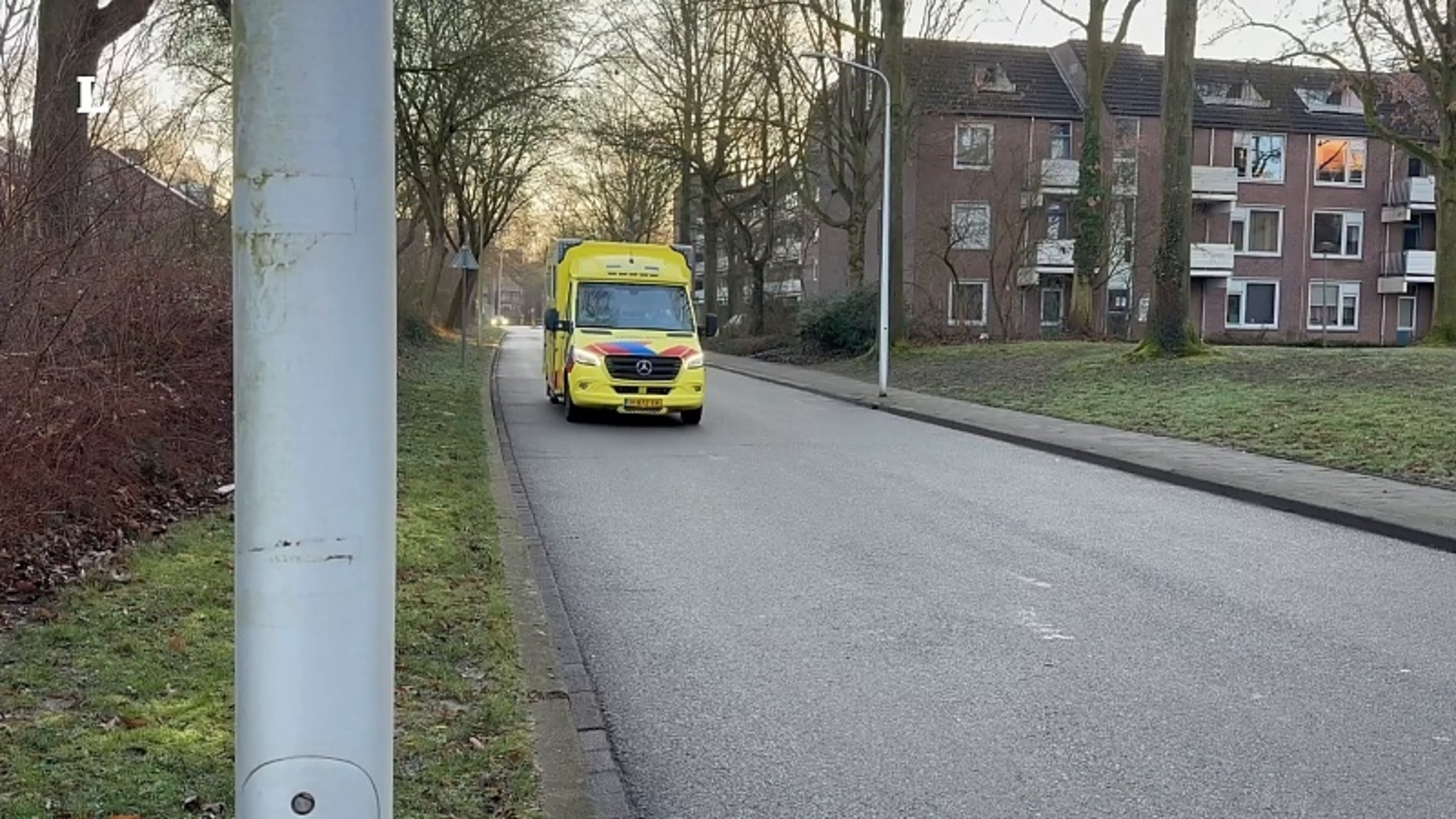 Fietser gewond na botsing met auto in Maastricht.
