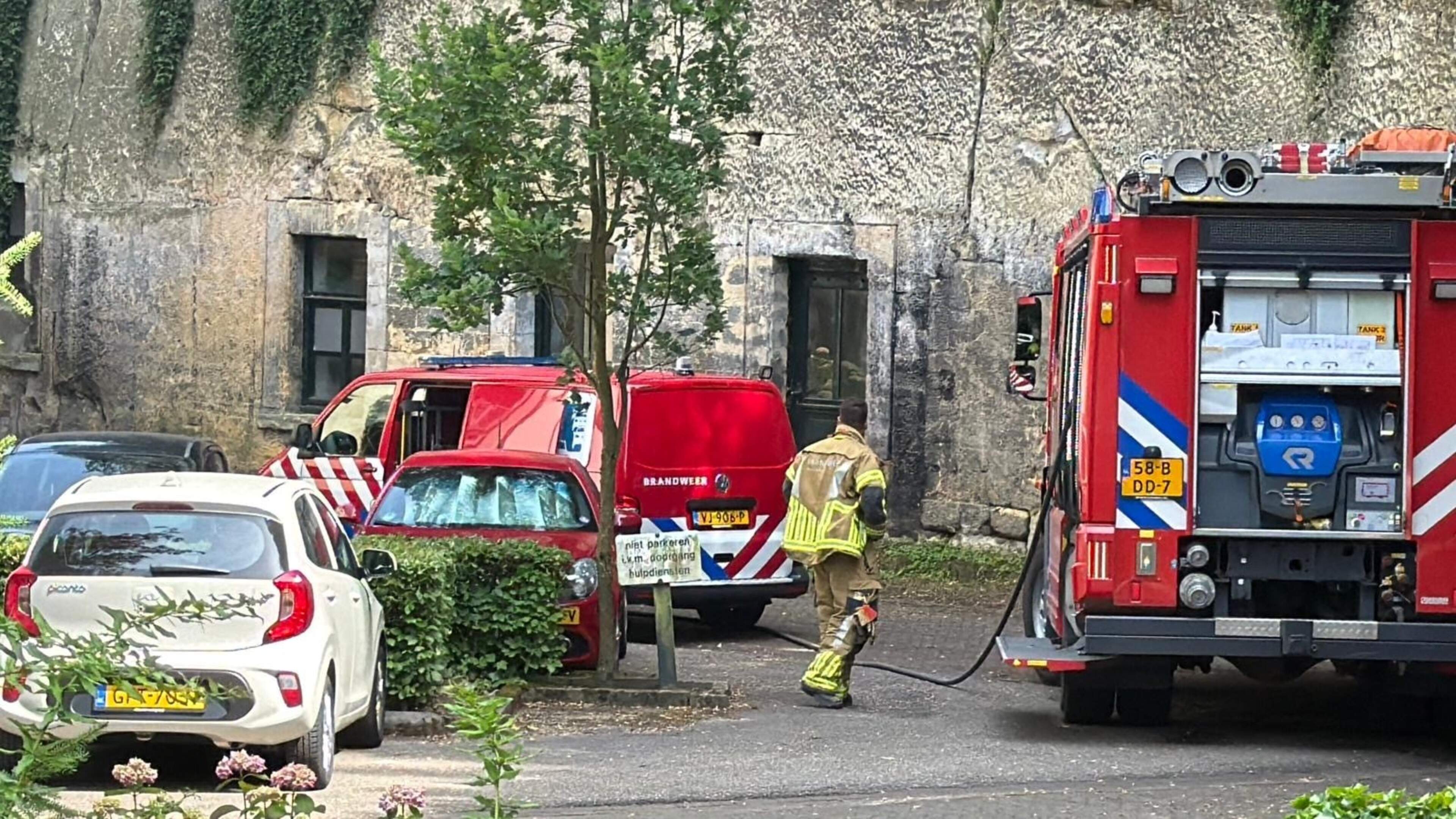 Brand in woonzorgcomplex Valkenburg: meerdere eenheden en ambulance ter plaatse