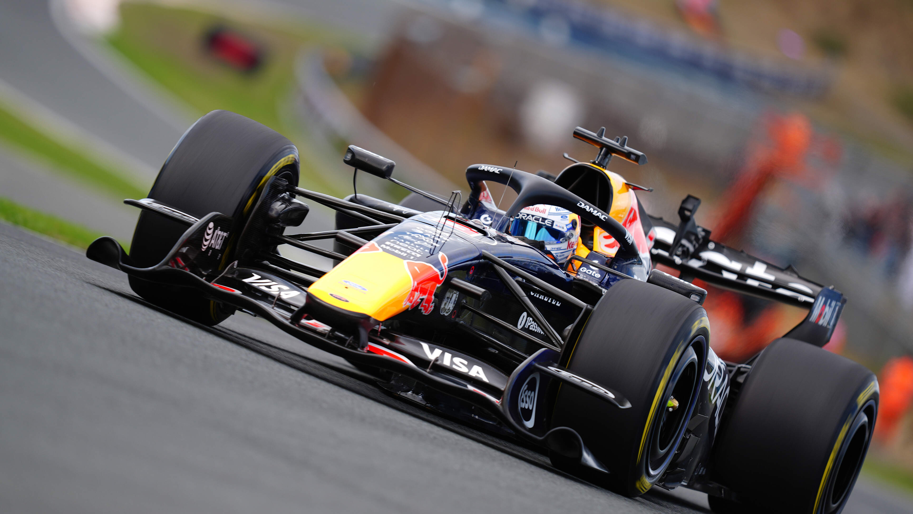 George Russell wint eerste en laatste sprintrace in Zandvoort, Max Verstappen zesde