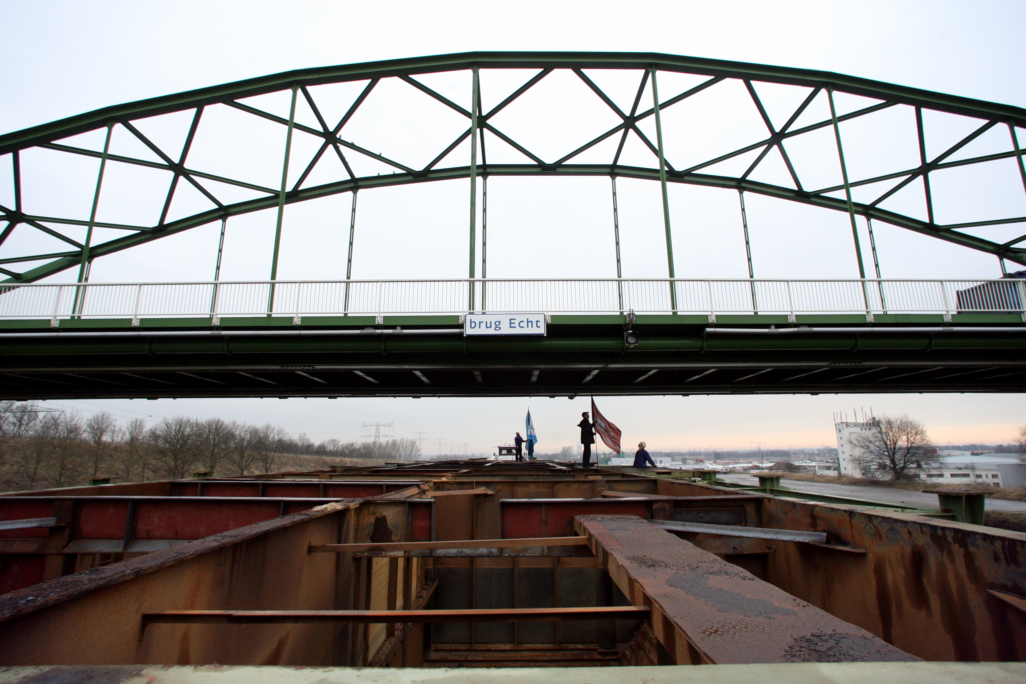 Brug over Julianakanaal bij Echt week dicht