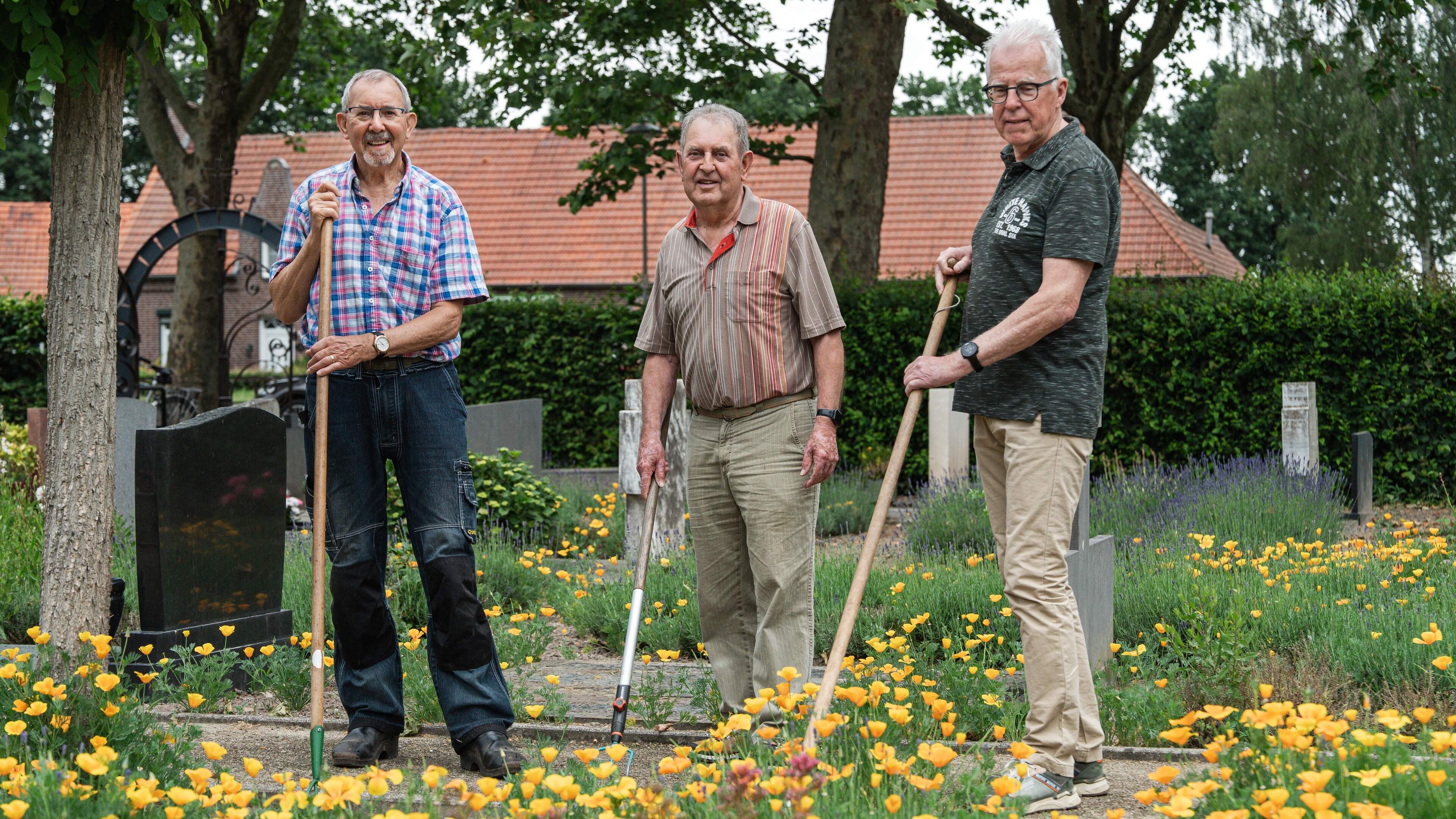 Hulde voor de jubilerende chroniqueurs van Castenray en Jan Strijbos in het bijzonder: ‘Hij is de gr