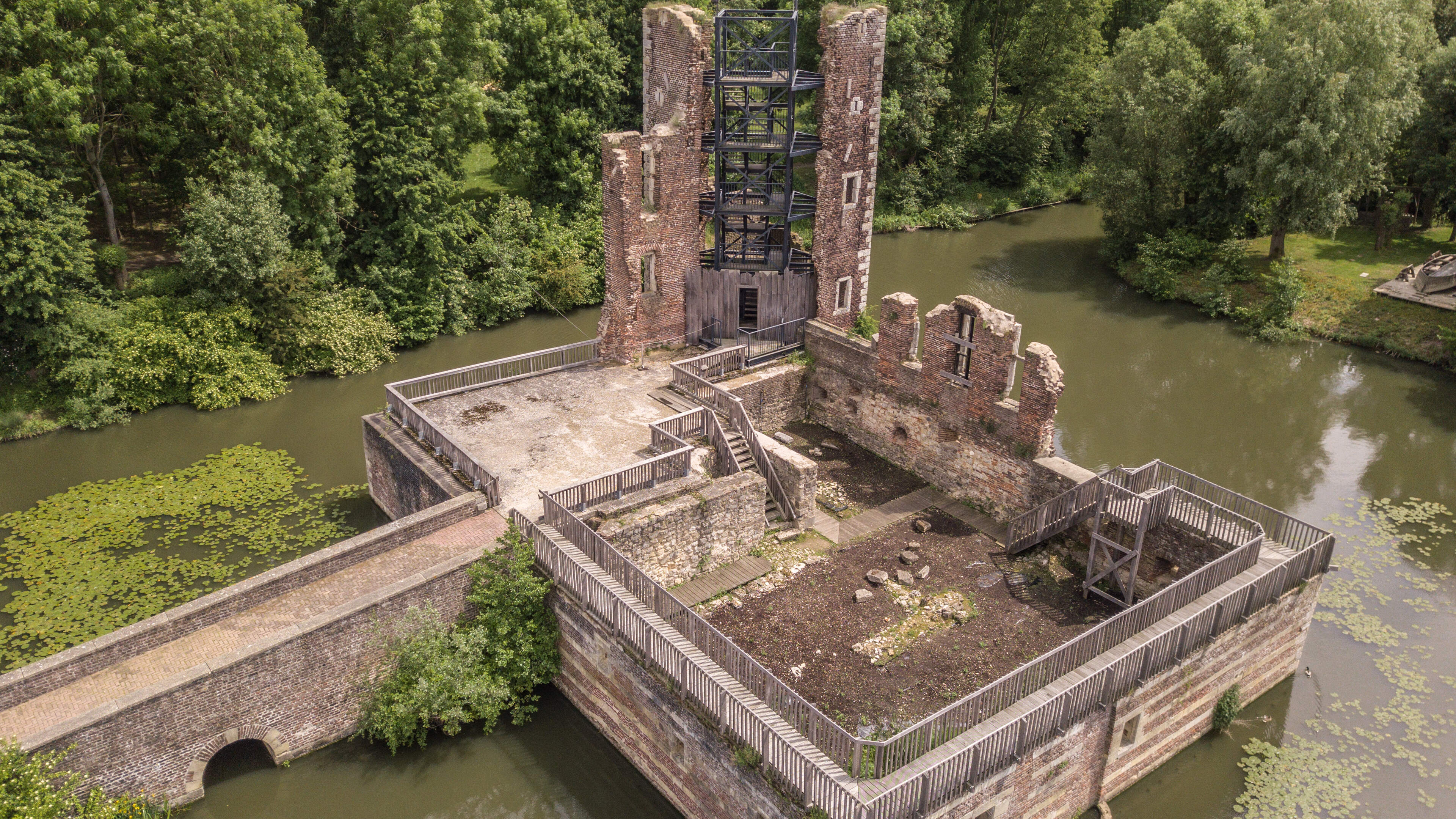 Opnieuw gemeenschapsgeld naar Kasteel Schaesberg: metselaars duurder dan gedacht en extra werkuren