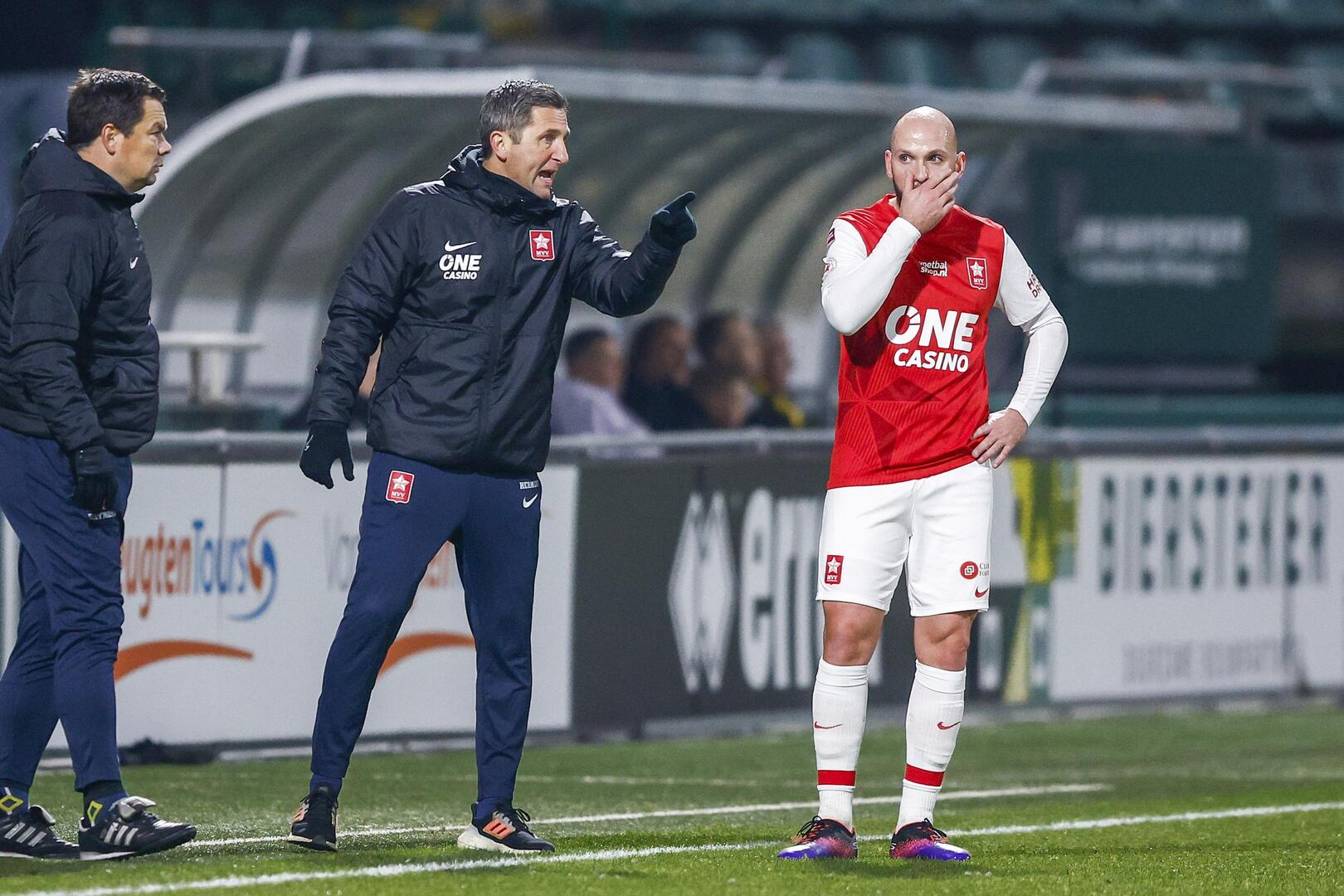 MVV-trainer Edwin Hermans reageert op de uitspraken van Bryan Smeets ...