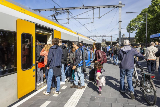 Populair treinticket brengt Duitsers naar Vaals, Kerkrade en Venlo, maar Duitse overheden steggelen 