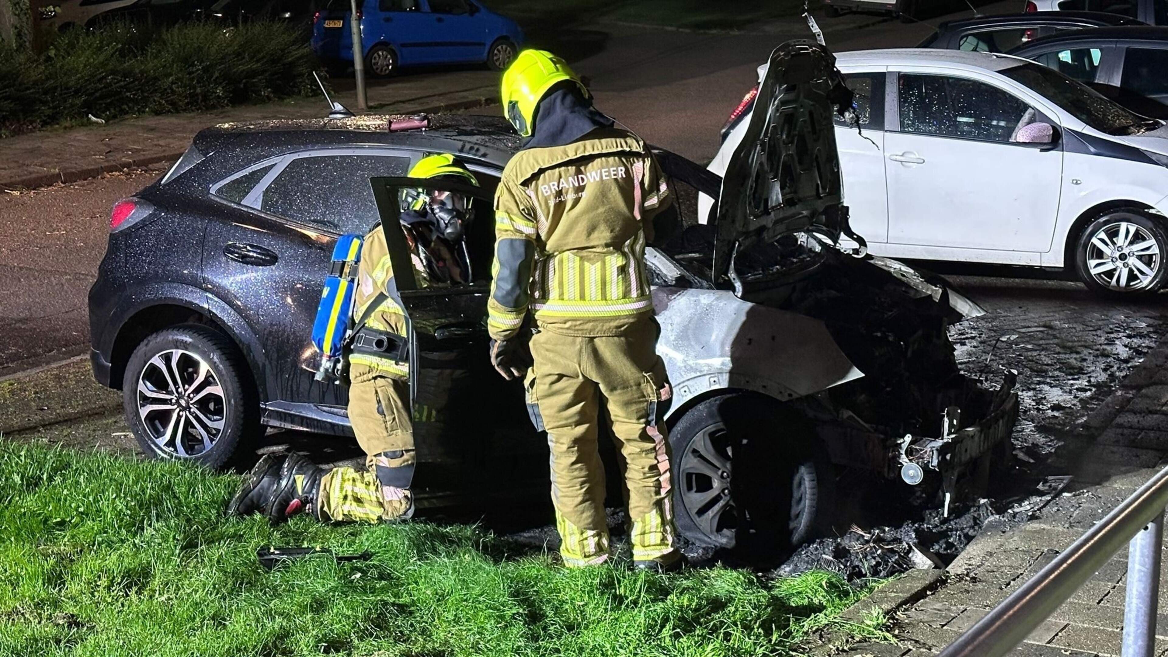 Geparkeerde auto zwaar beschadigd door brand in Eygelshoven