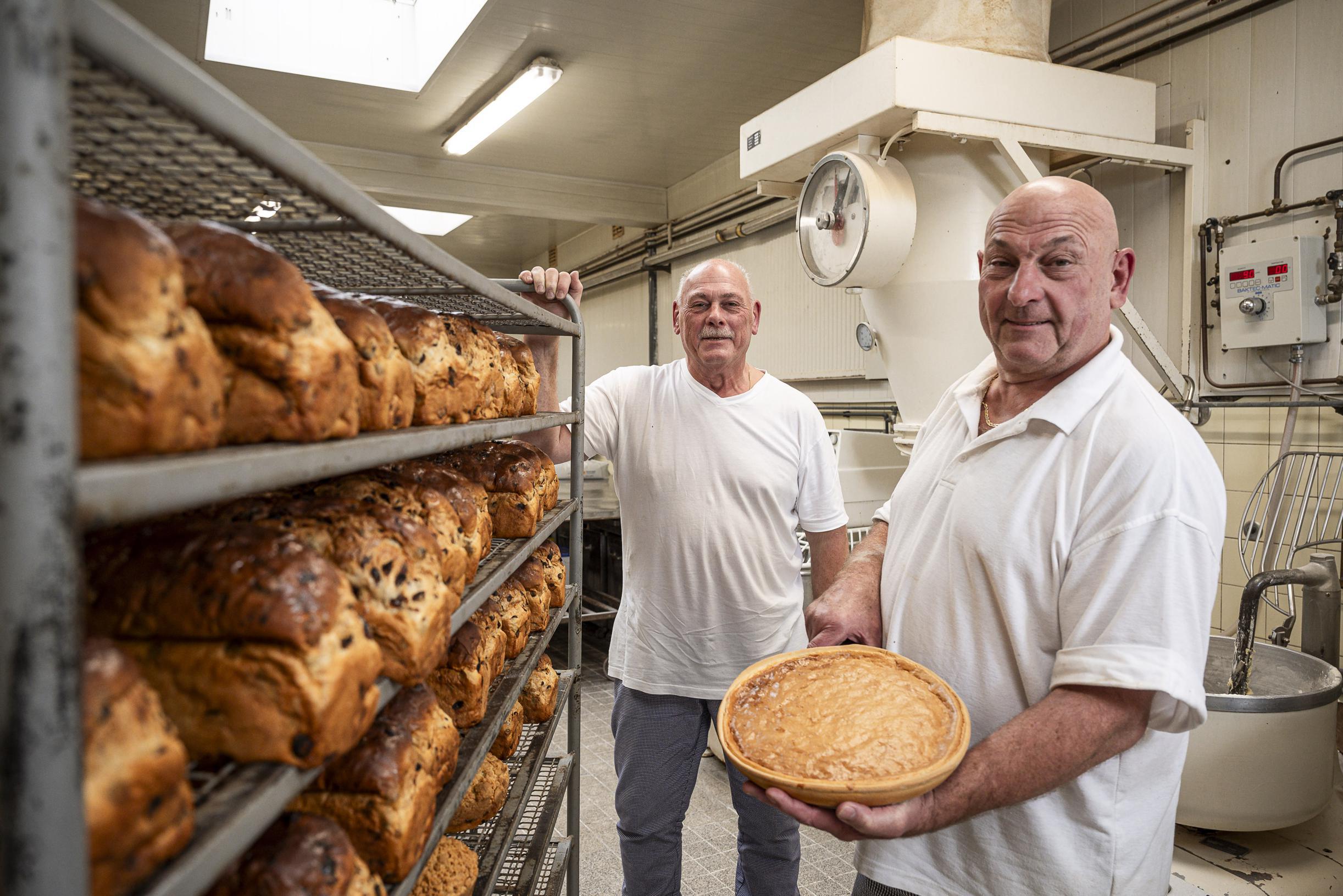 Broers Wiek en Eef Timmermans stoppen met bakkerij in Swalmen: ‘Och, wat erg, zeggen de klanten, waa