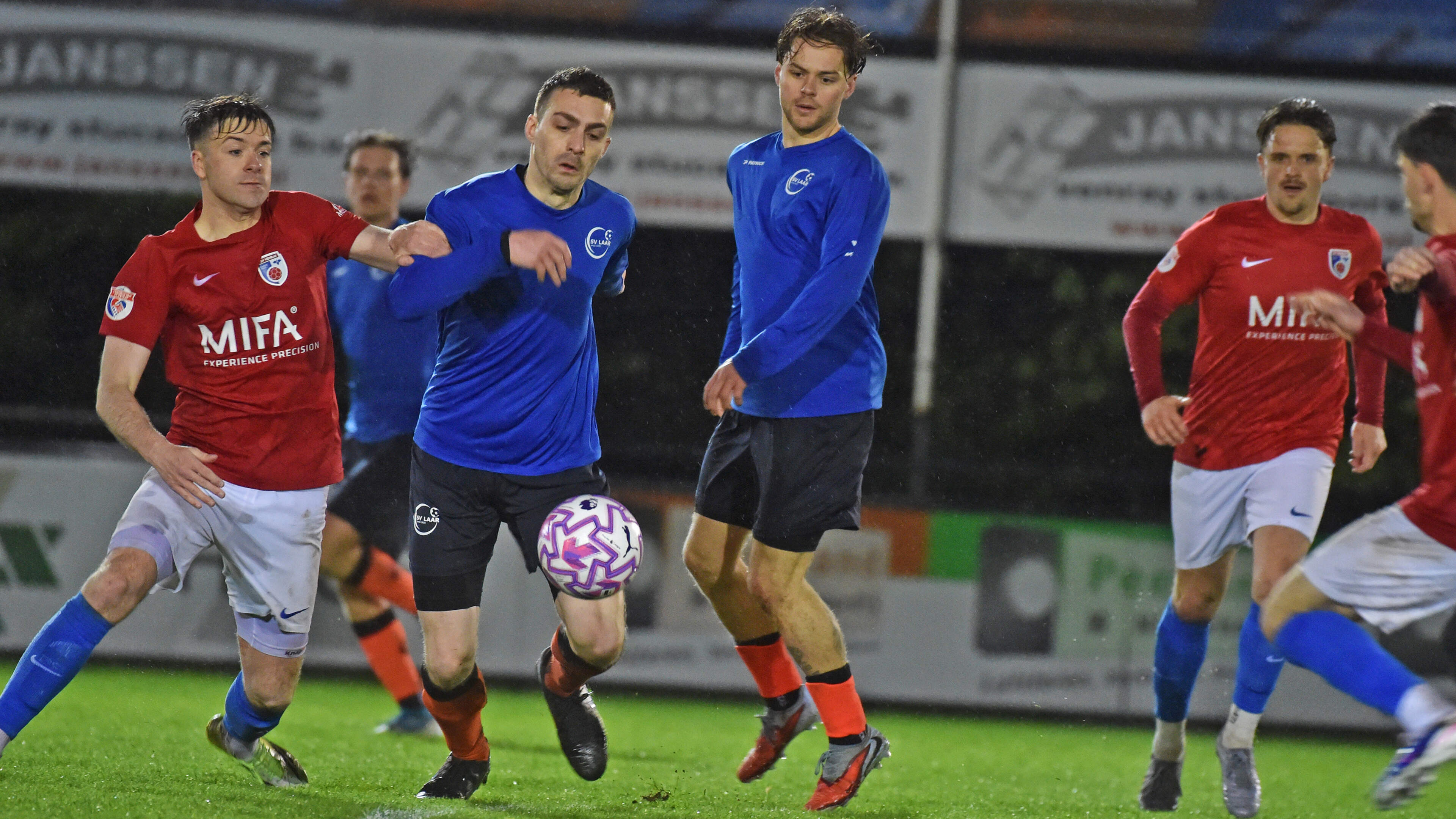 SV Venray en SV Laar delen punten; absoluut hoogtepunt in duel doet denken aan Dennis Bergkamp: ‘Ik 