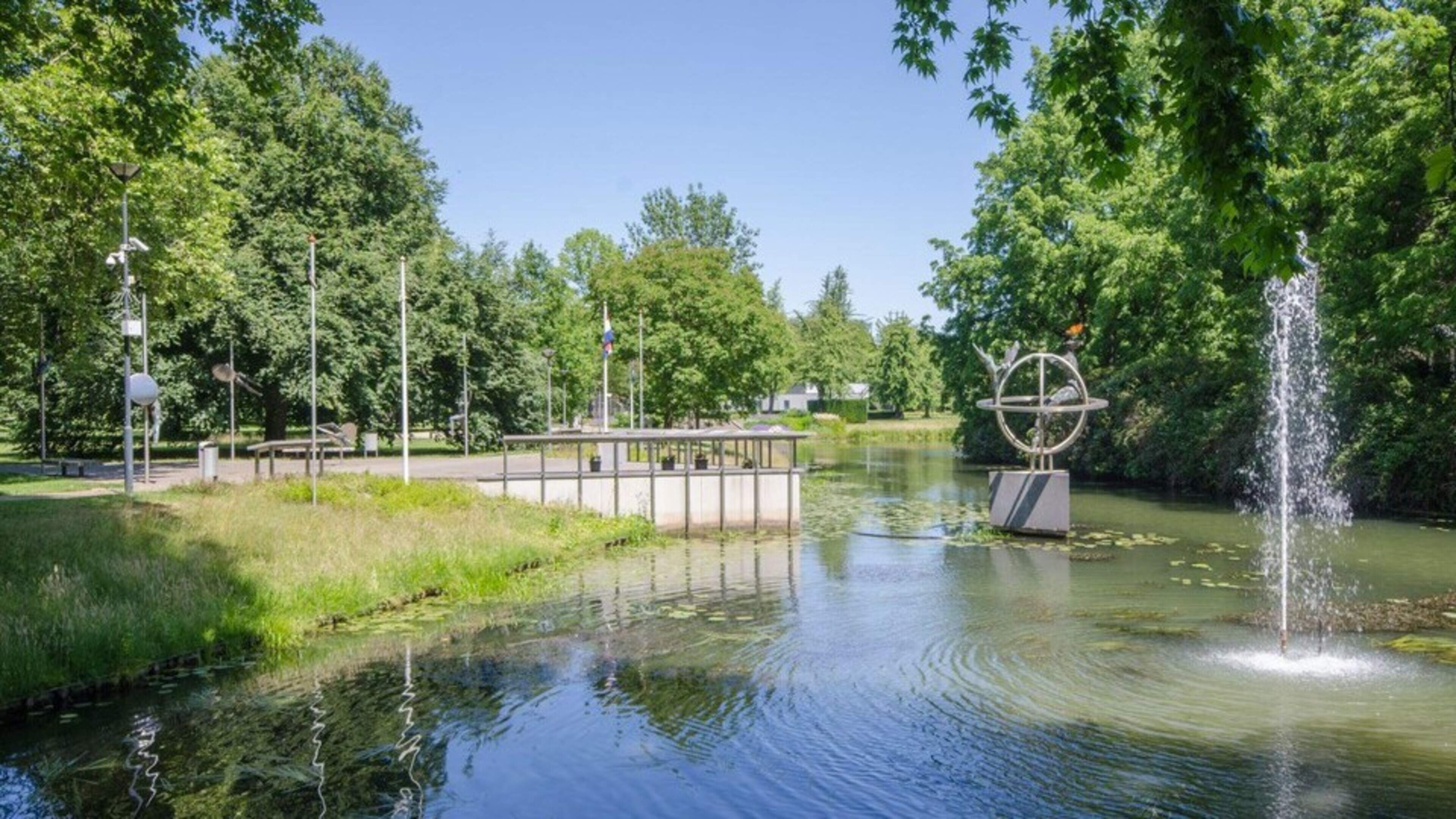 Limburgse Veteranendag in Nationaal Herdenkingspark in Roermond