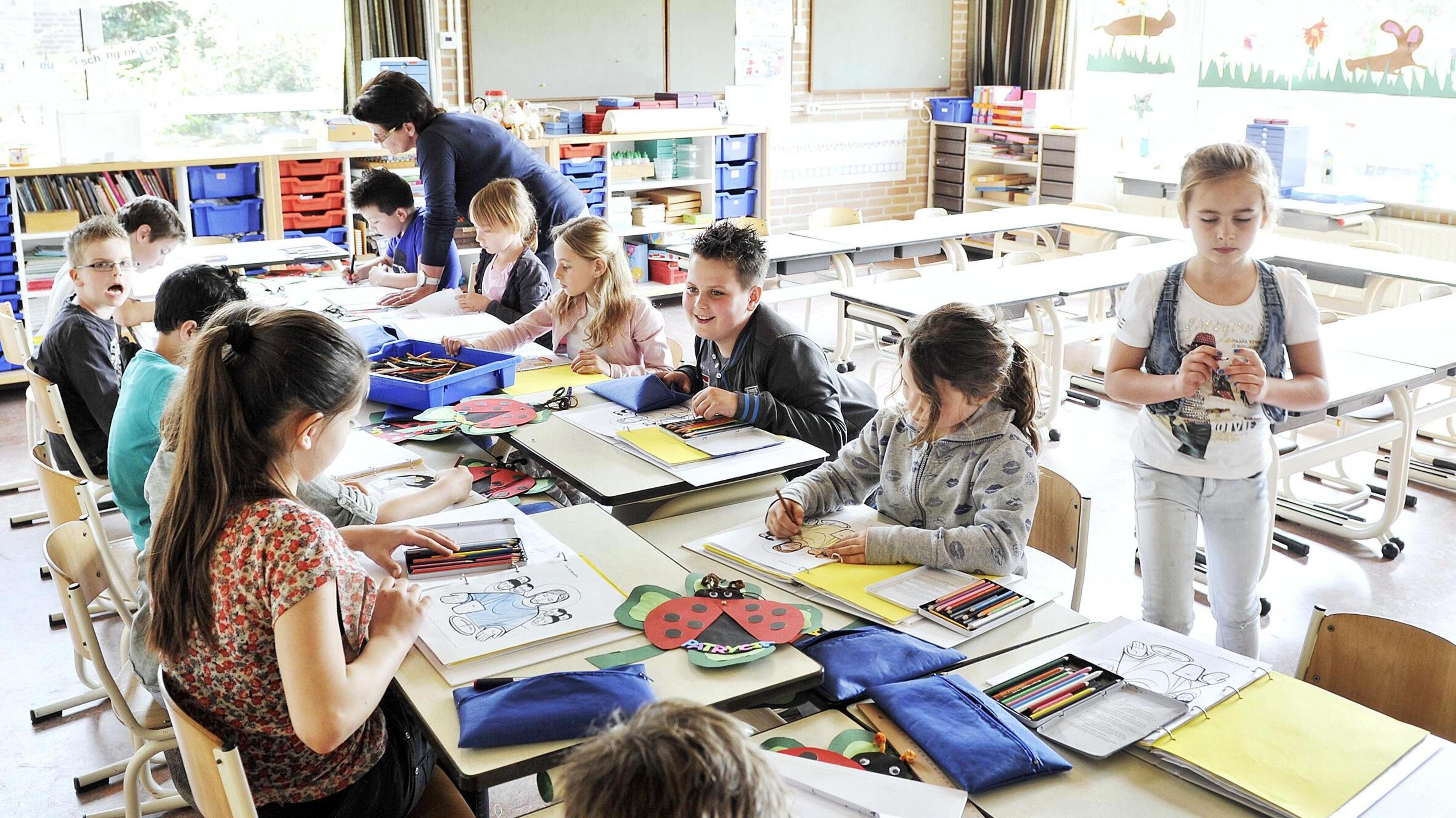 Ouders in Buggenum zijn het zat: kinderen worden met bus naar school in Kelpen-Oler gebracht