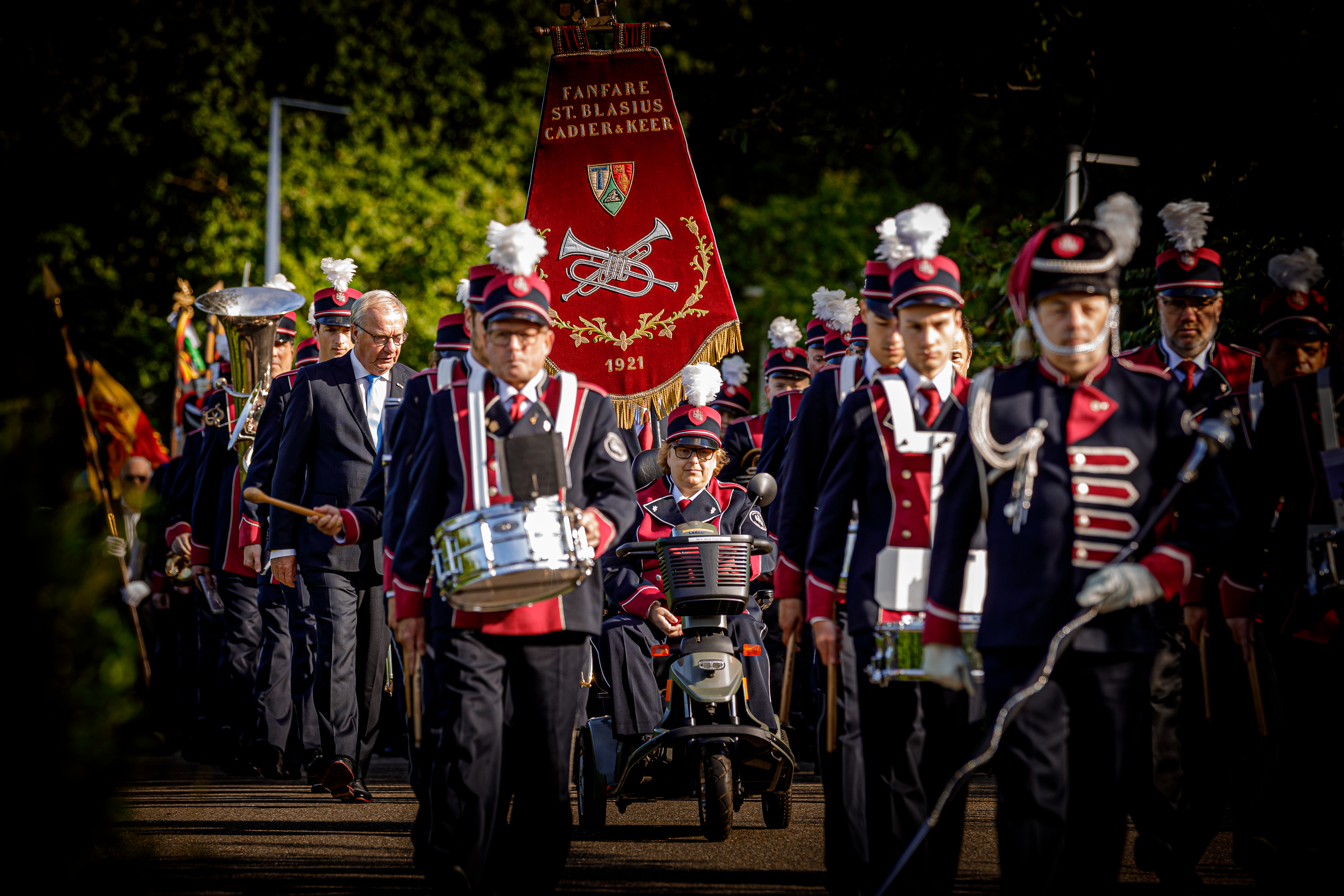 Marie-Jeanne Drummen rijdt met drapeau fanfare voorop