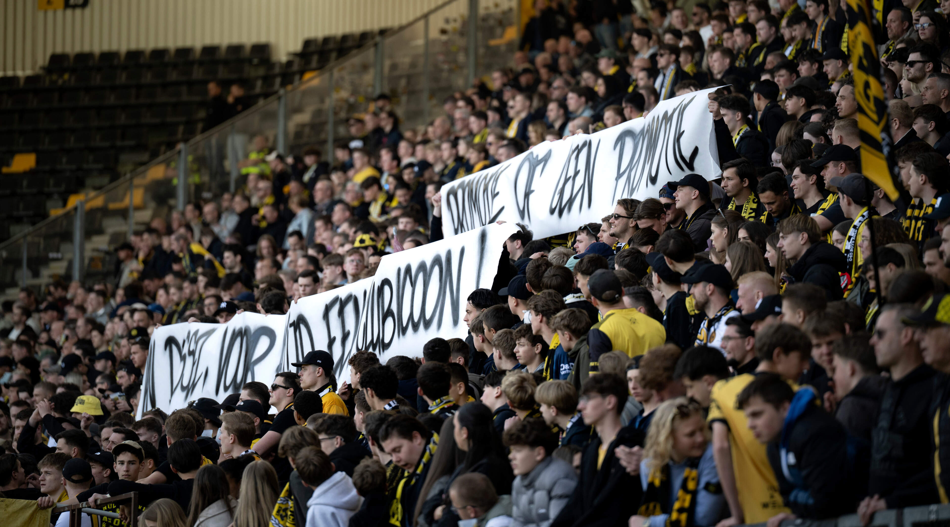 Spelen in het uittenue, een financiële prikkel, de middag die alles heeft en toch verliest Roda opni