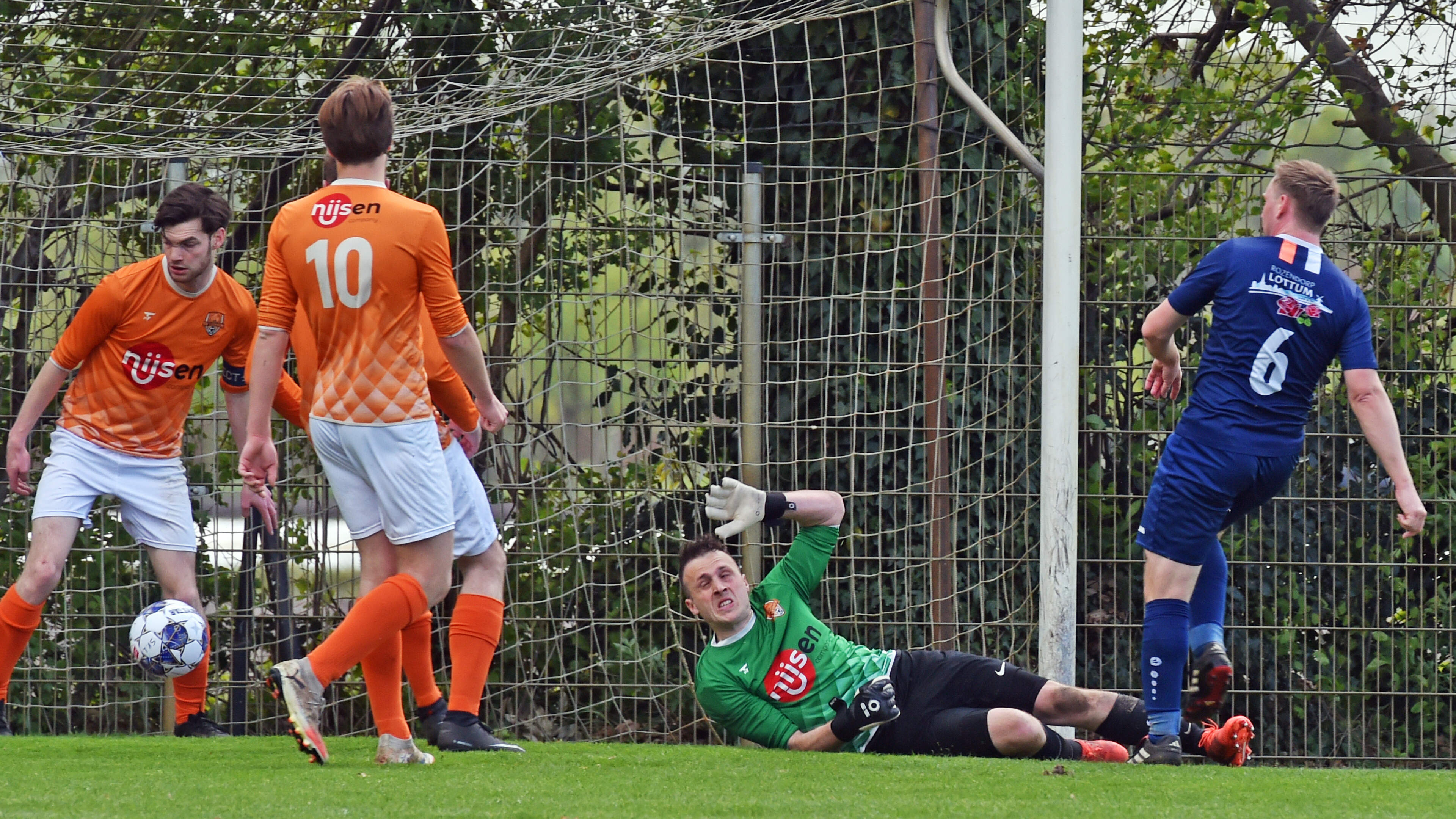 Lottum/GFC’33 gaat Leunen weer voorbij na winst in topper: ‘De strijd bovenin is net een flipperkast