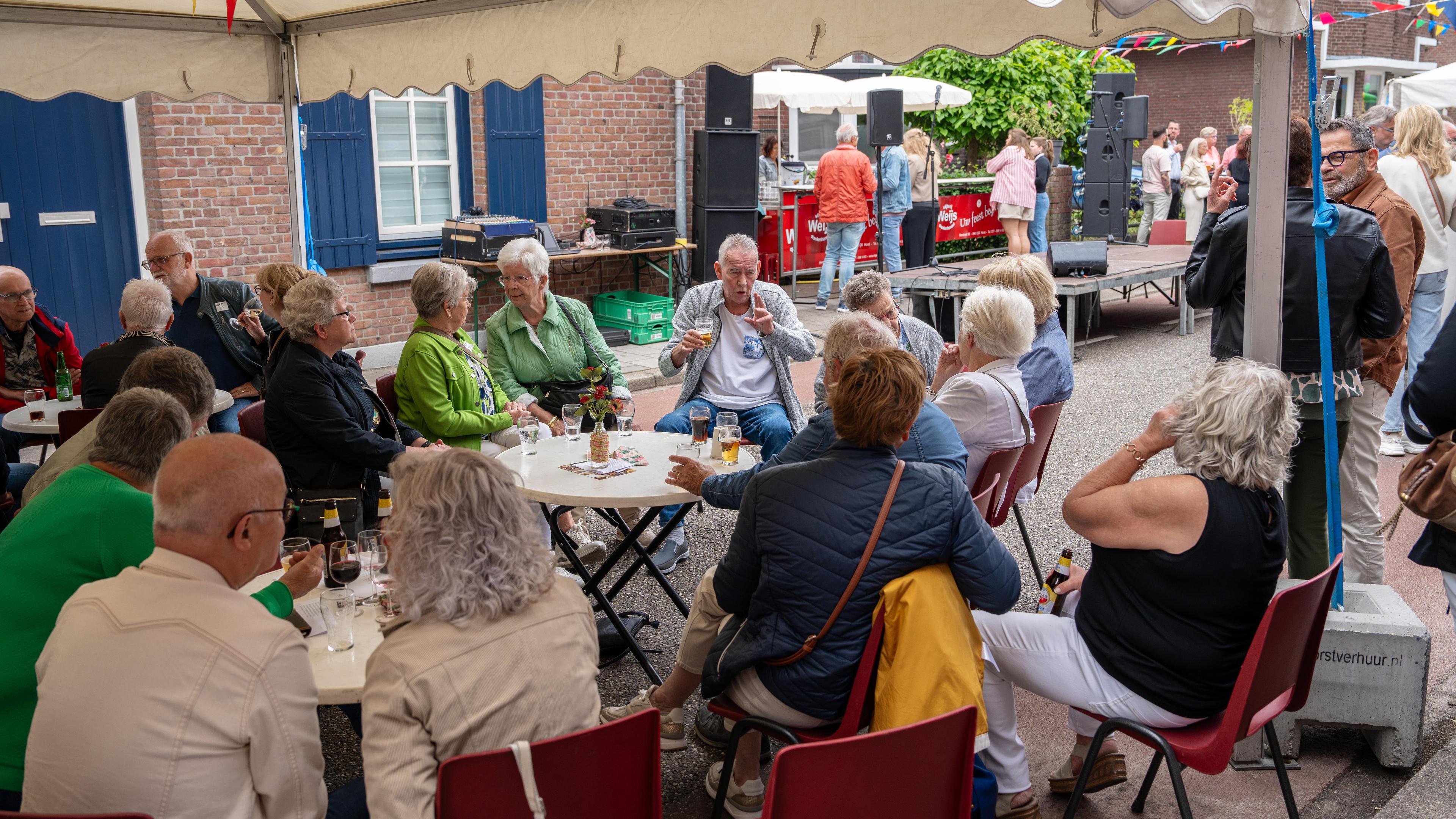 Buurtvereniging Herstraat in Horst bestaat 80 jaar: ‘Hier gebeurde altijd wel wat’
