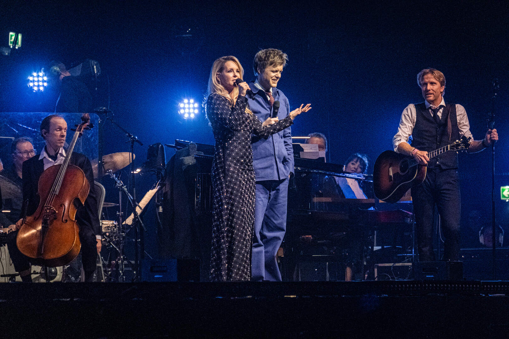 ‘Limburgse’ Ziggo Dome zindert met Lex, Frans, Chantal en een apetrotse ...
