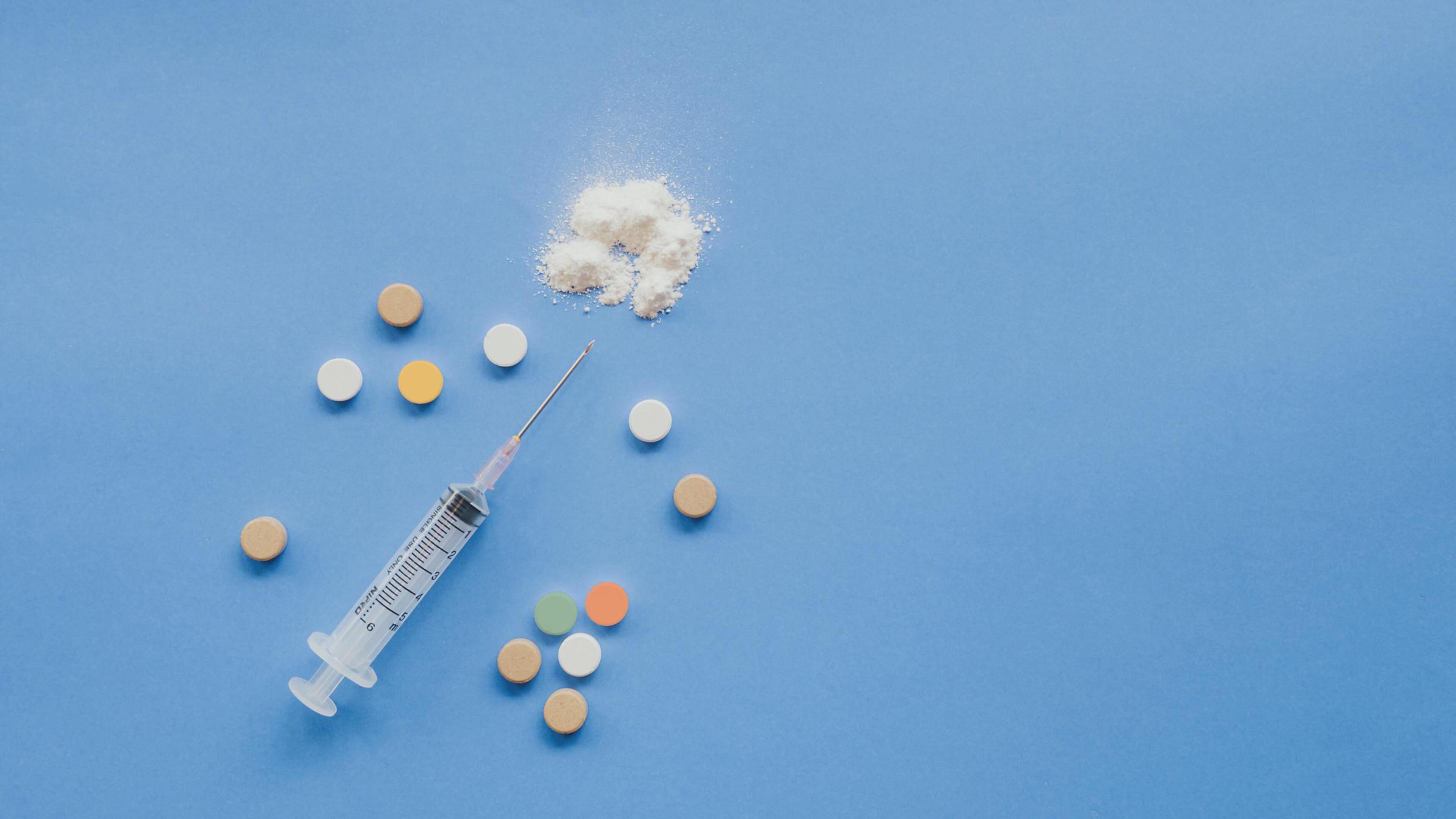 Tom S. spaart zijn ‘vrienden’ en neemt schuld drugshandel vanuit woning Eygelshoven op zich; het OM 
