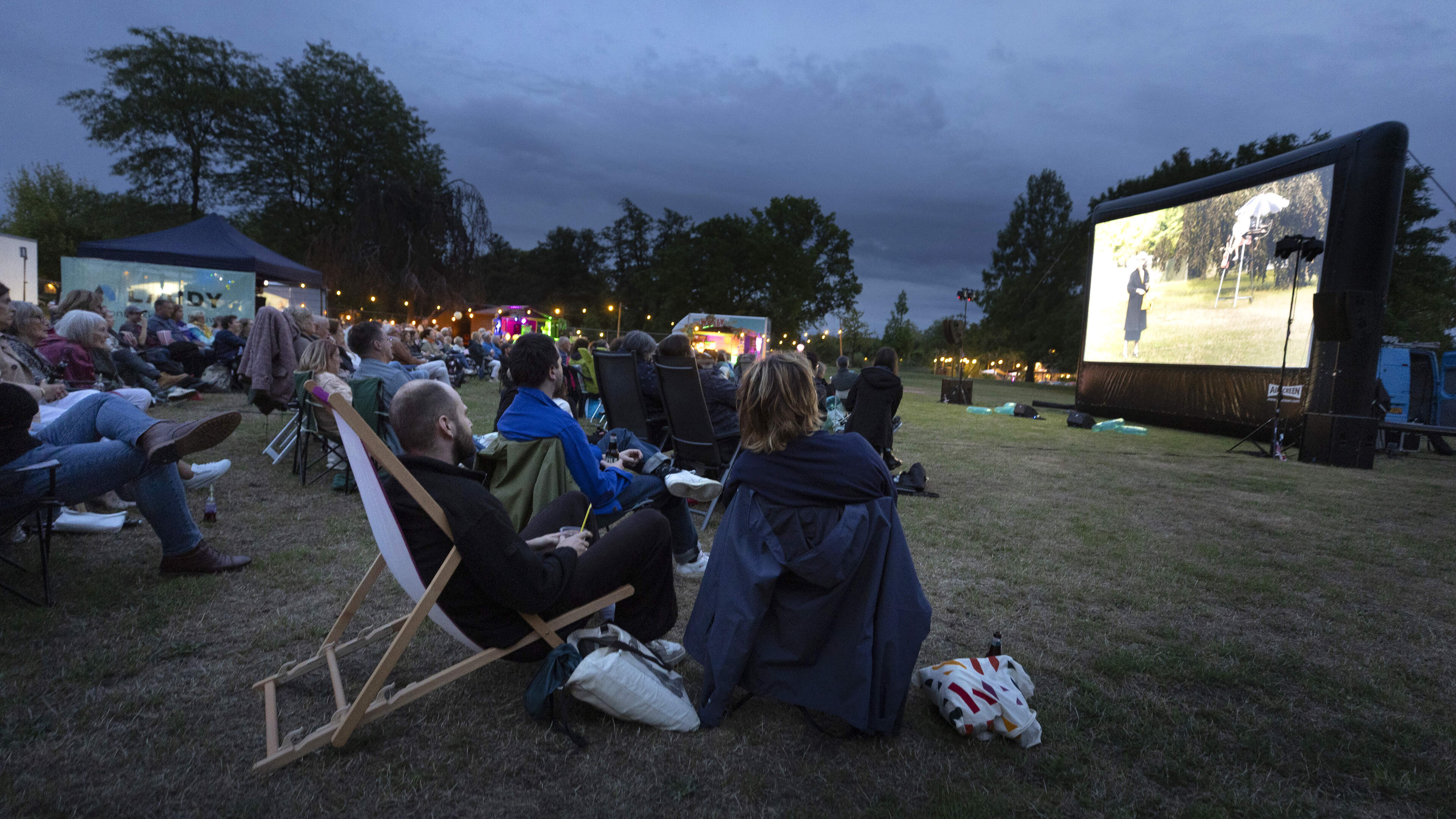 Openluchtbios is ook in stadspark Sittard een zomerhit, zelfs als het gaat regenen: ‘Alles komt same