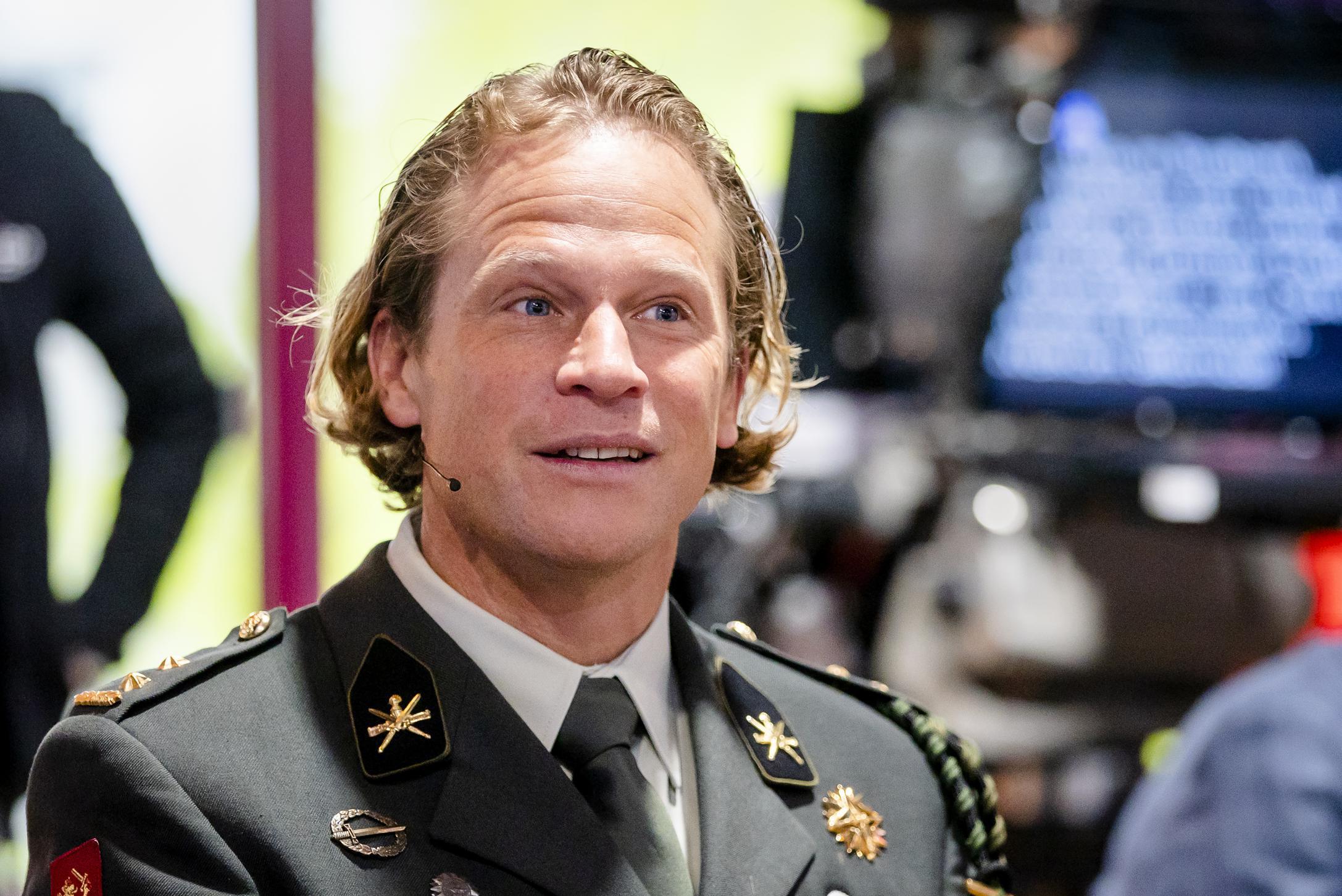 Oorlogsheld Gijs Tuinman uit Valkenburg maakt werkweken van 80 uur in Den Haag: ‘Ik loop nooit weg. 