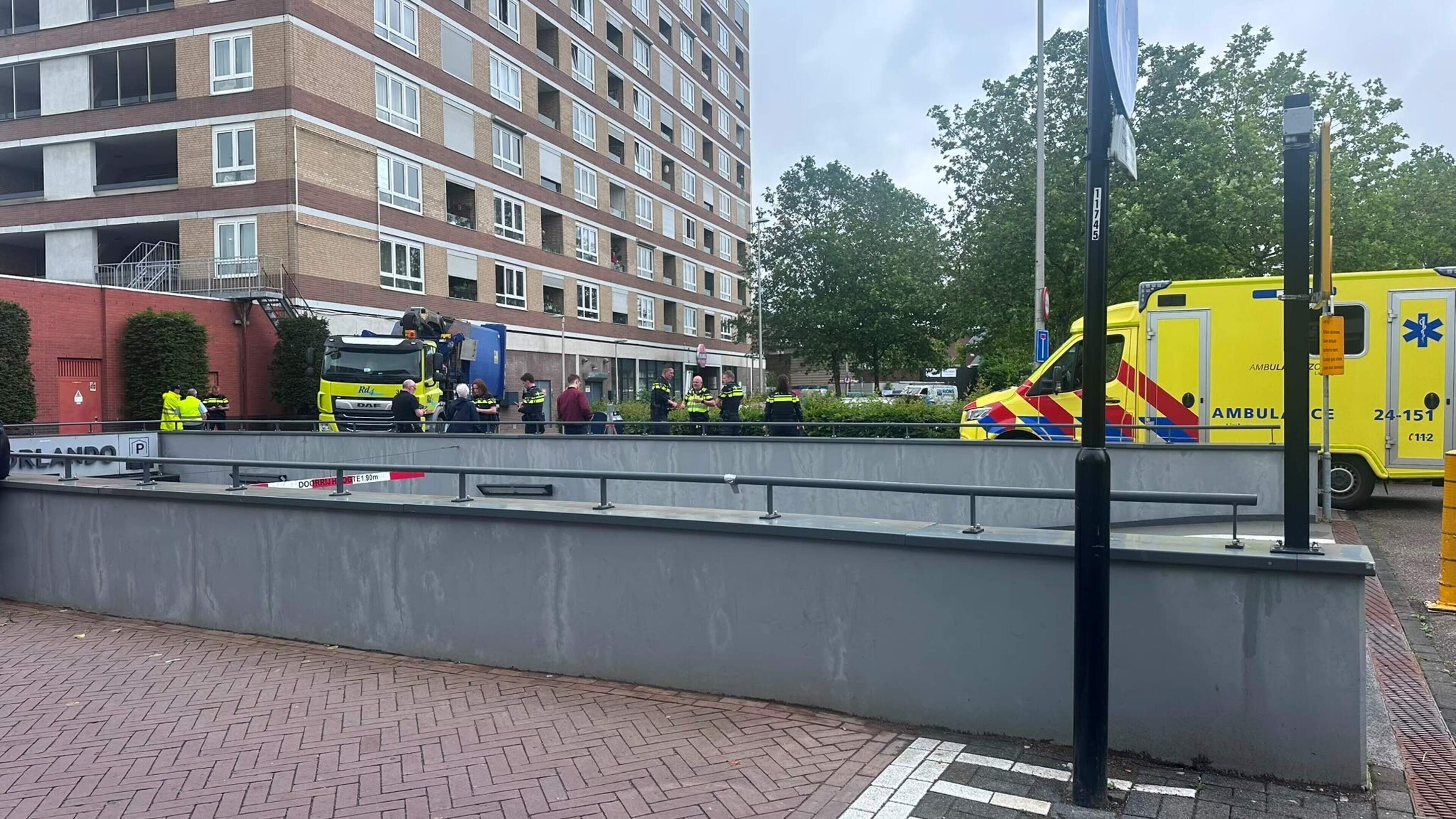 Voetgangster raakt gewond na aanrijding door vuilniswagen in Kerkrade
