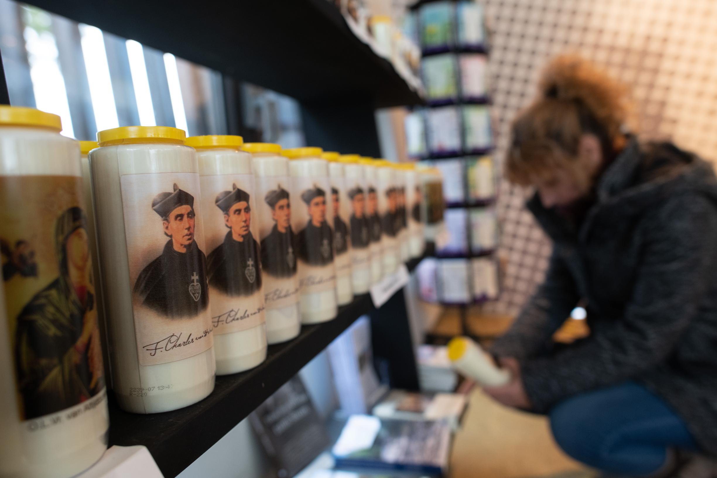 Herinnering aan Pater Karel uit Munstergeleen is 130 jaar na zijn dood nog steeds springlevend: ‘Men