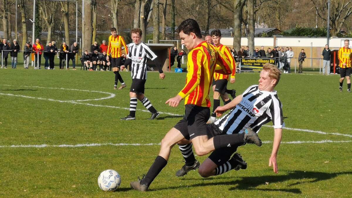 SV Roggel pakt derbyzege in extremis, Haelen geeft cadeautjes weg én ...