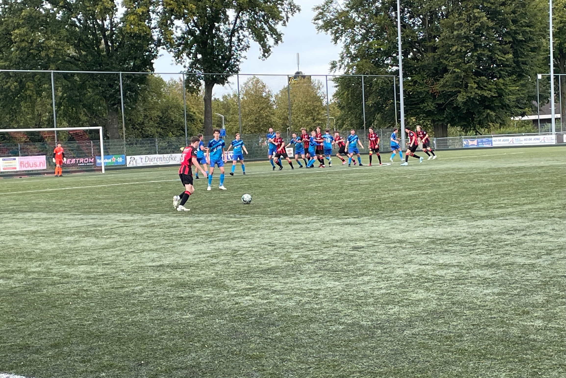 39-jarige Michael de Jong zet Schimmert tegen Geleen Zuid met twee treffers op het juiste spoor