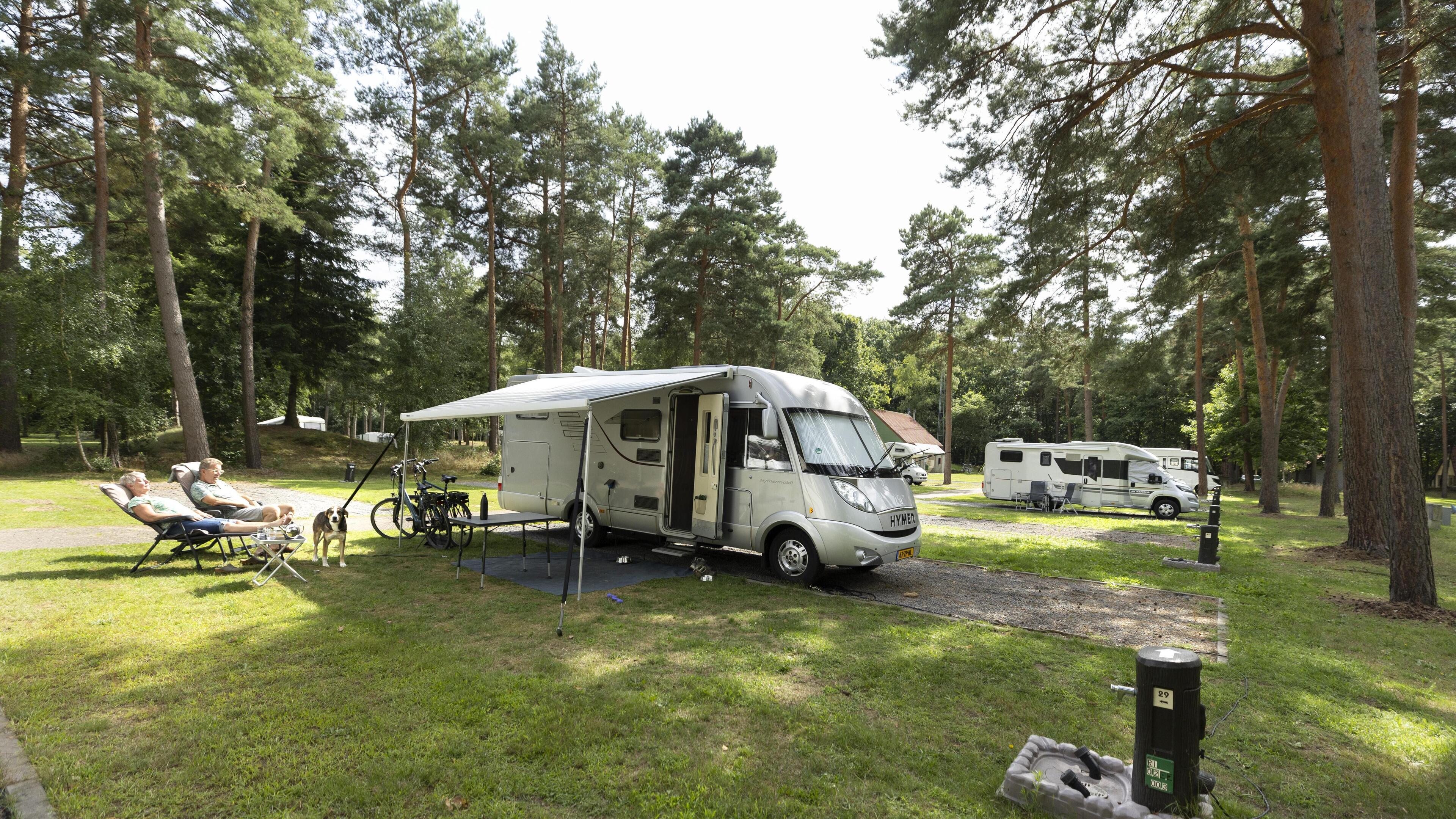 Op het enige Limburgse park van Peter Gillis dat nog open is, speelt de baas voor vakantiegangers ge