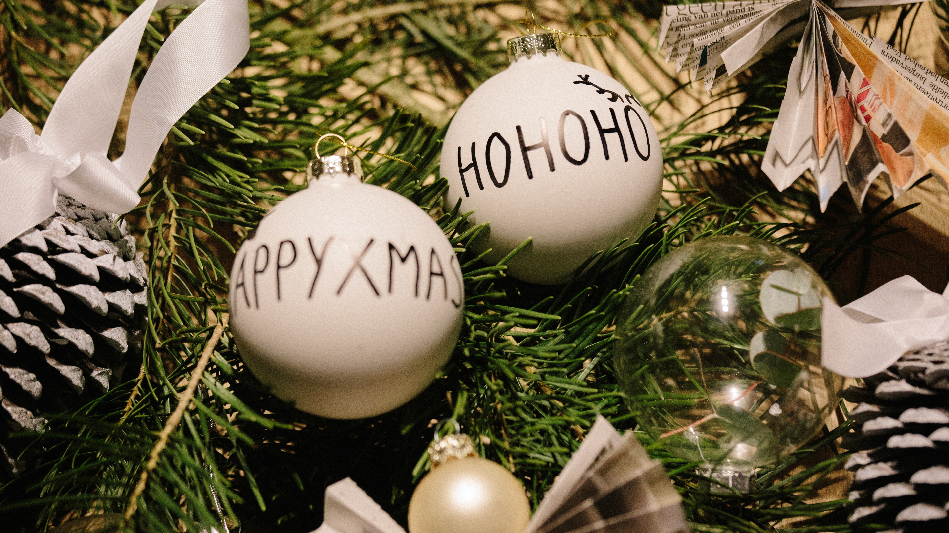 Inwoners kunnen kerstwensen in boom hangen