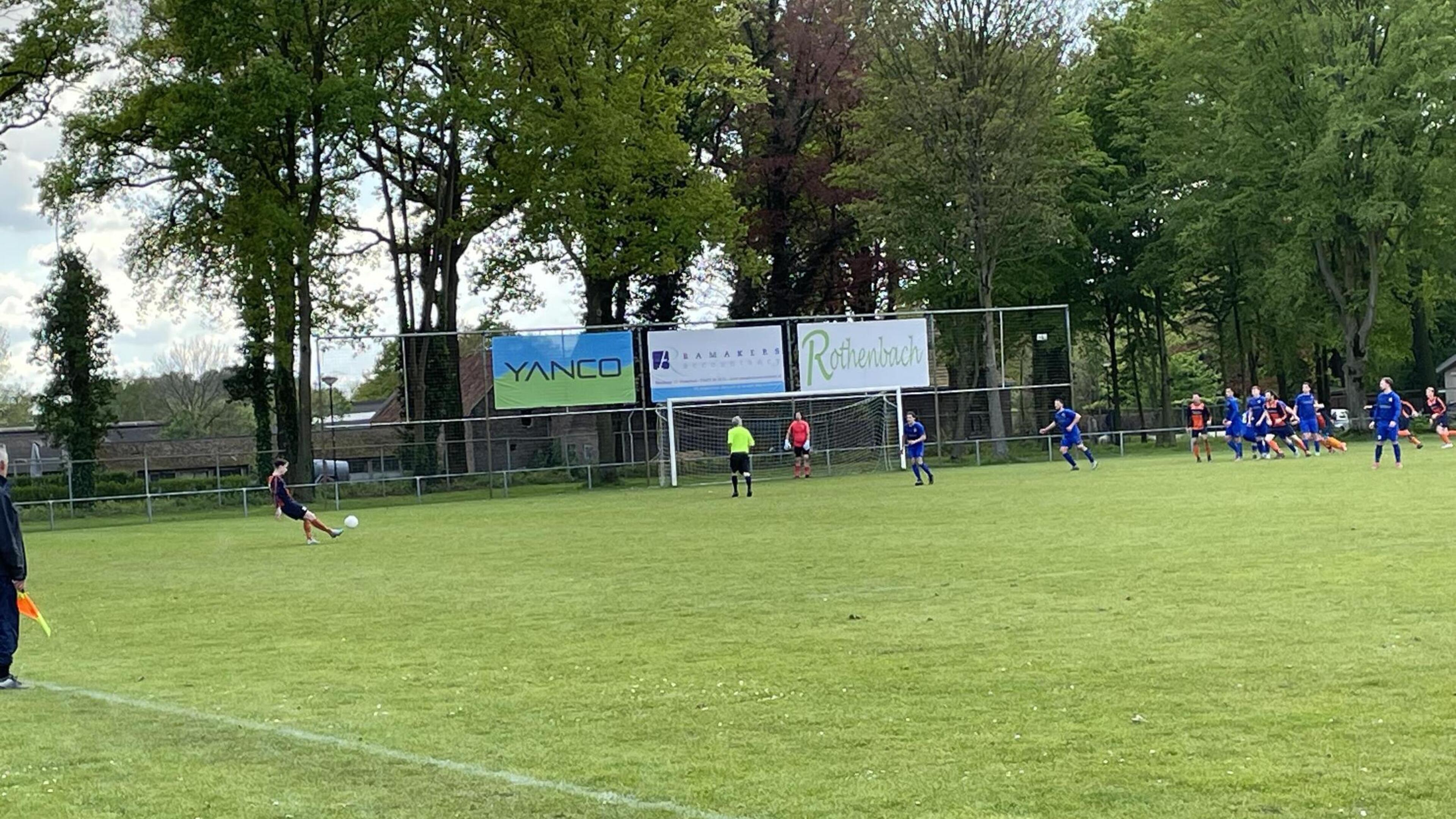 Oranje Blauw’15 verpulvert broos SVC 2000 en stelt lijfsbehoud veilig