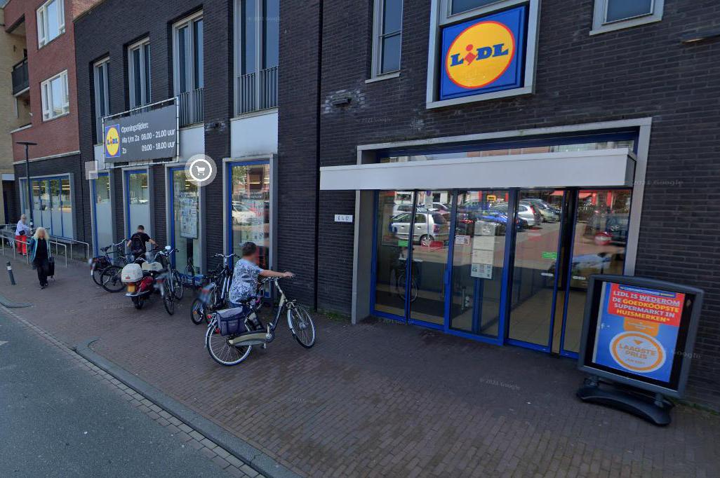 Albert Heijn verhuist van Prinssenstraat naar de Markt in Schaesberg