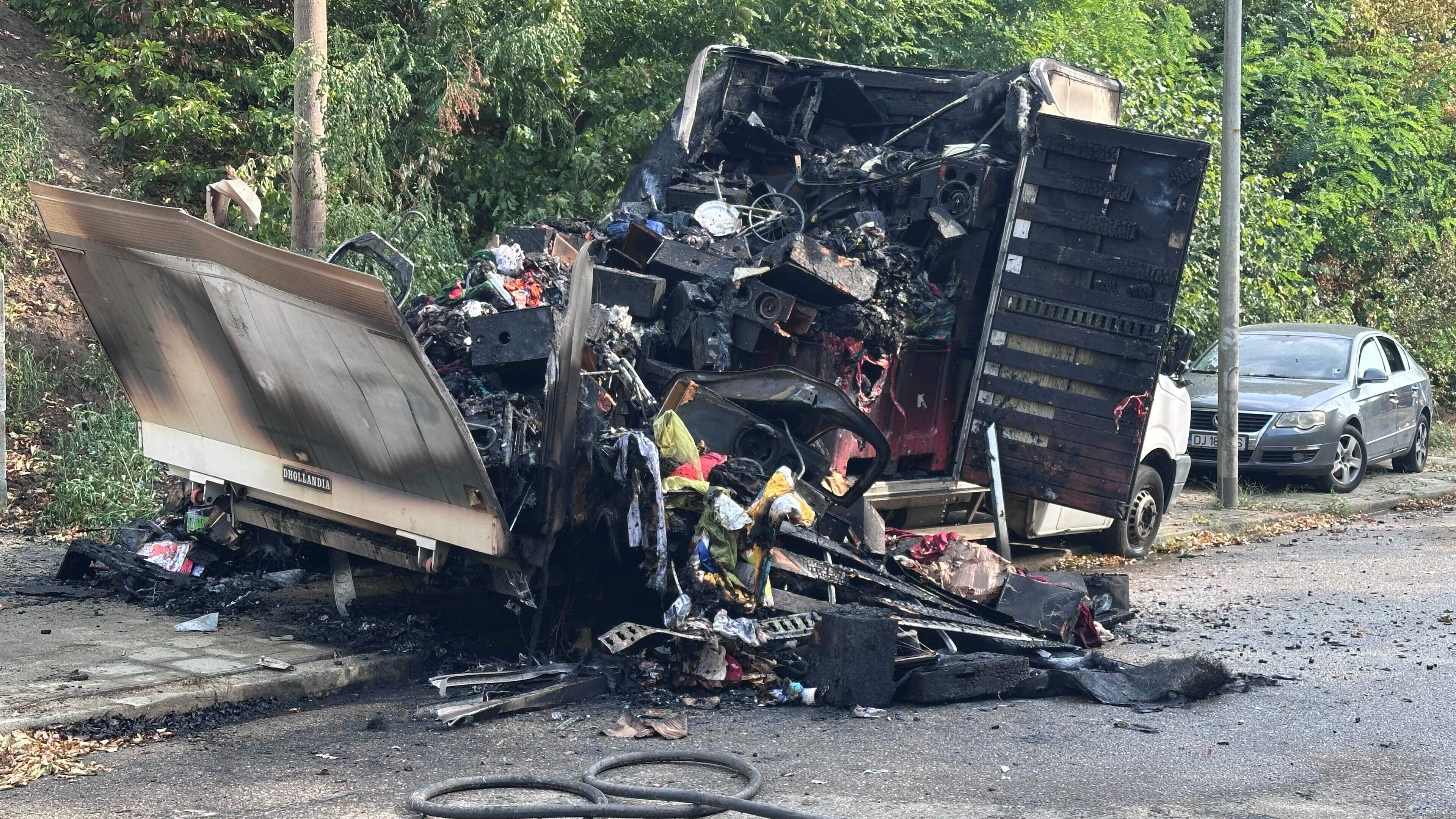 Bakwagen volledig uitgebrand in Heerlen
