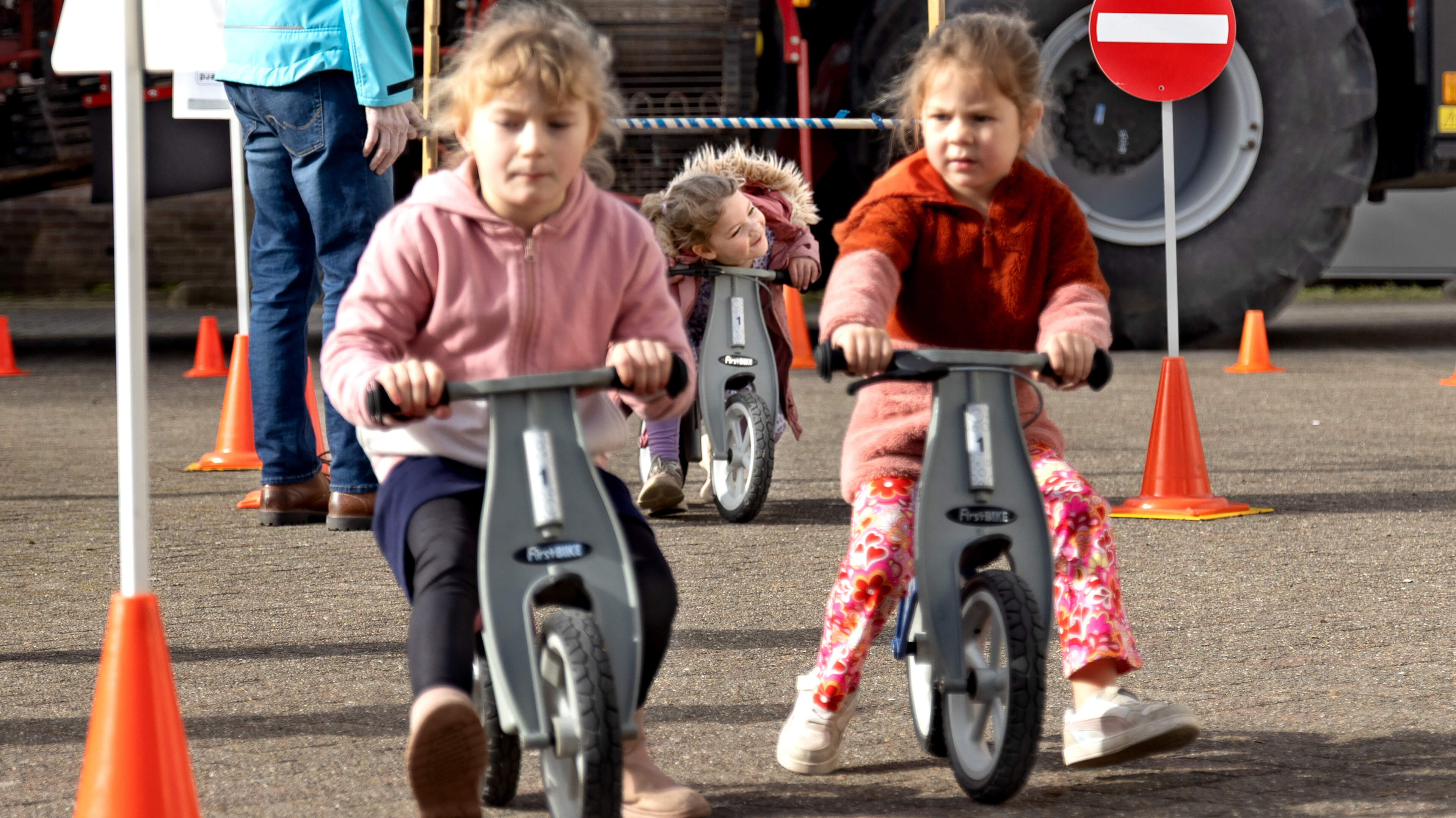 Verkeerslandbouwdag leert jong en oud veilig omgaan met landbouwverkeer