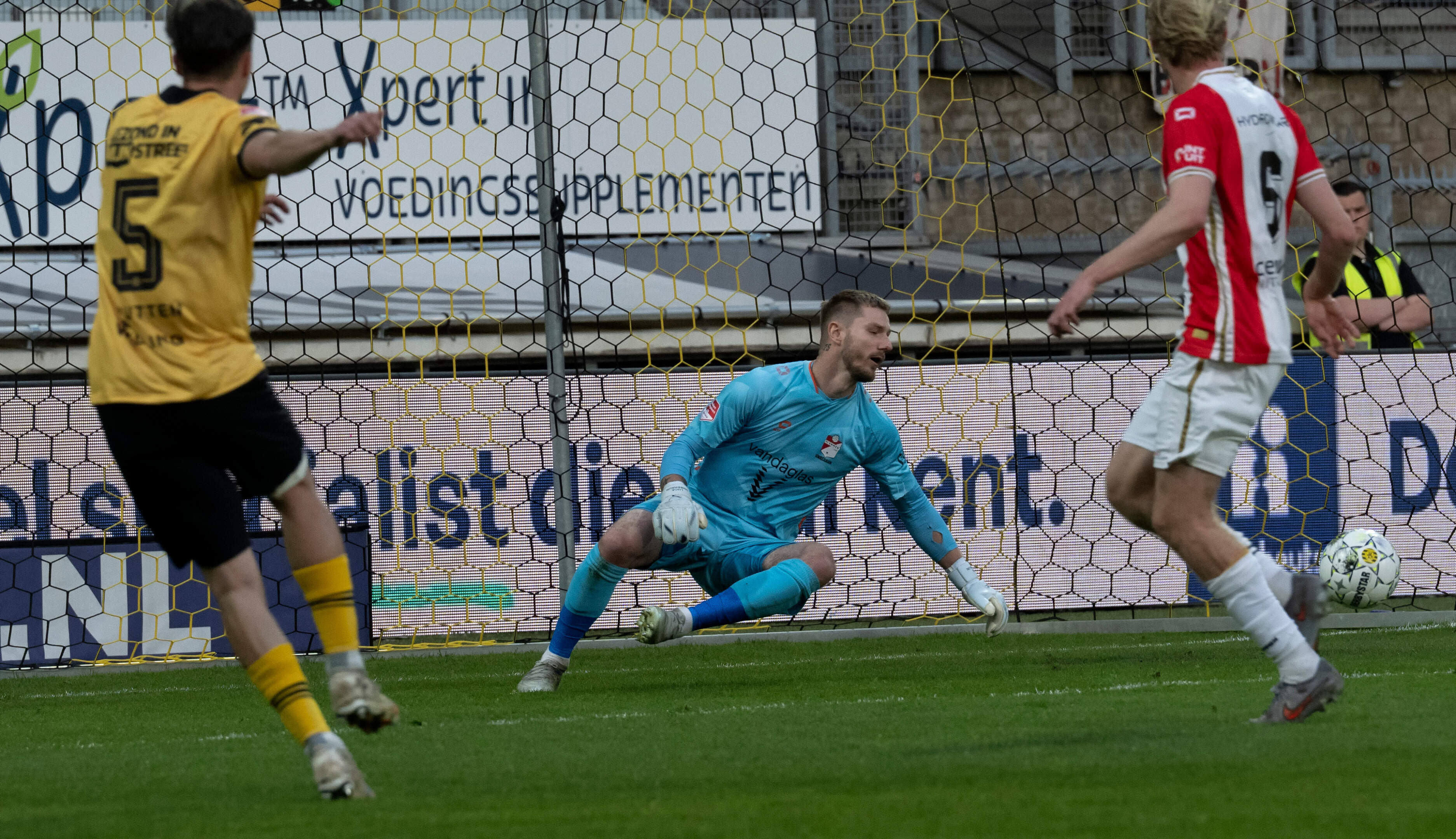 Uitgejoelde oude bekende doet Roda pijn in wedstrijd met twee gezichten