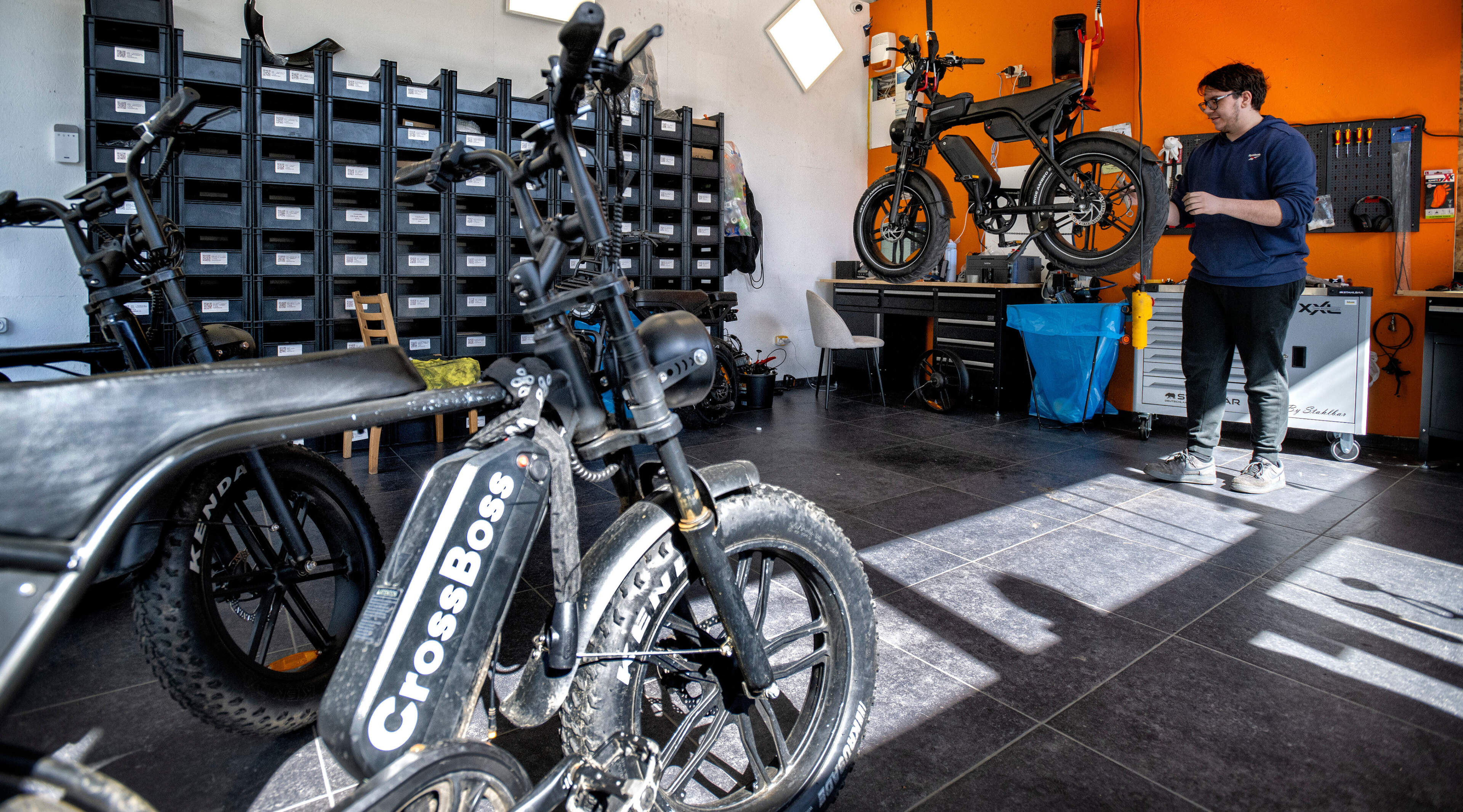 Ayoub en Bilal openen in Heerlen hun derde fatbikewinkel: ‘De fatbike zelf is onschuldig, een kleine