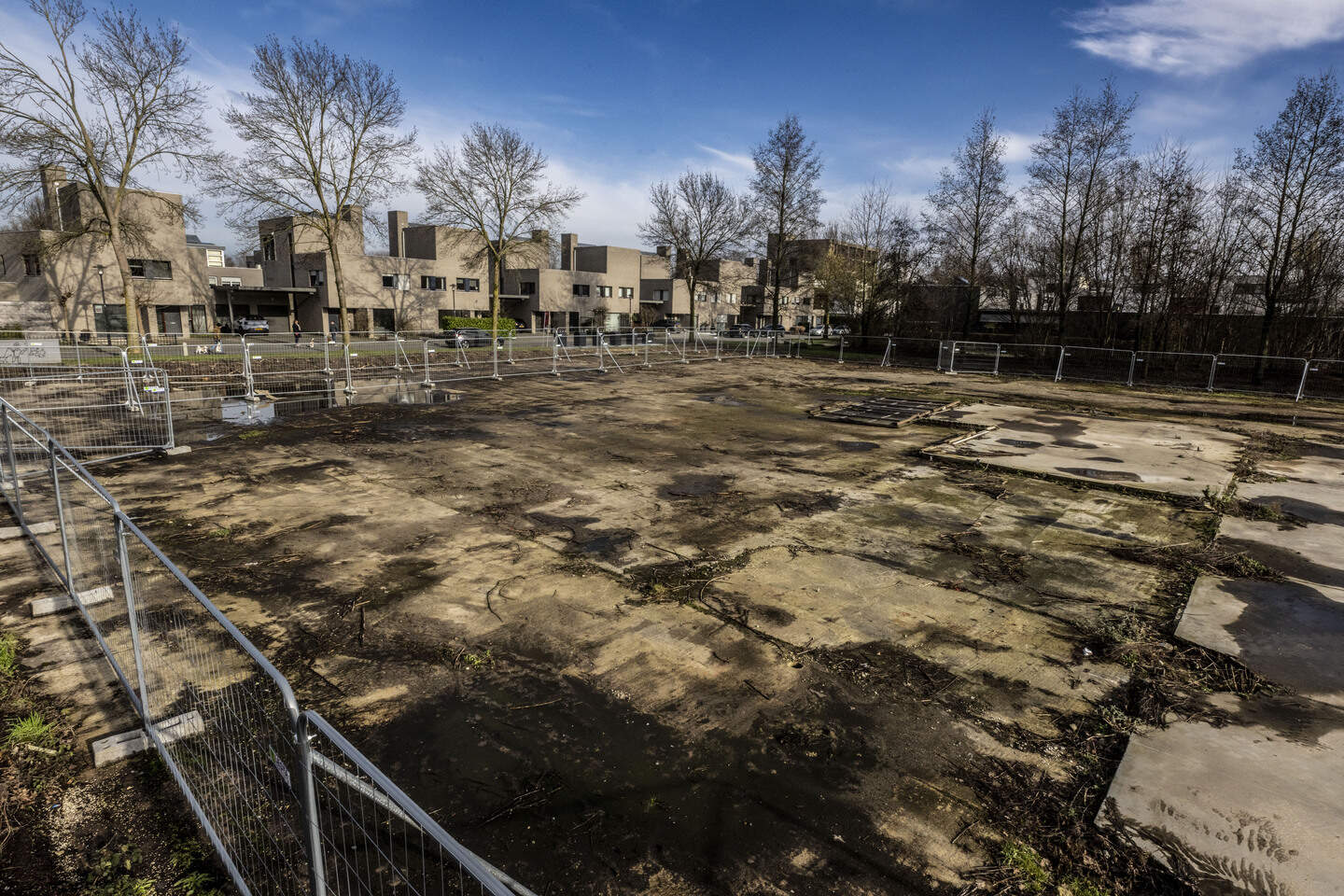 De woningcrisis oplossen? Niet in mijn voortuin, achtertuin, dorp, weiland, of binnenstad!
