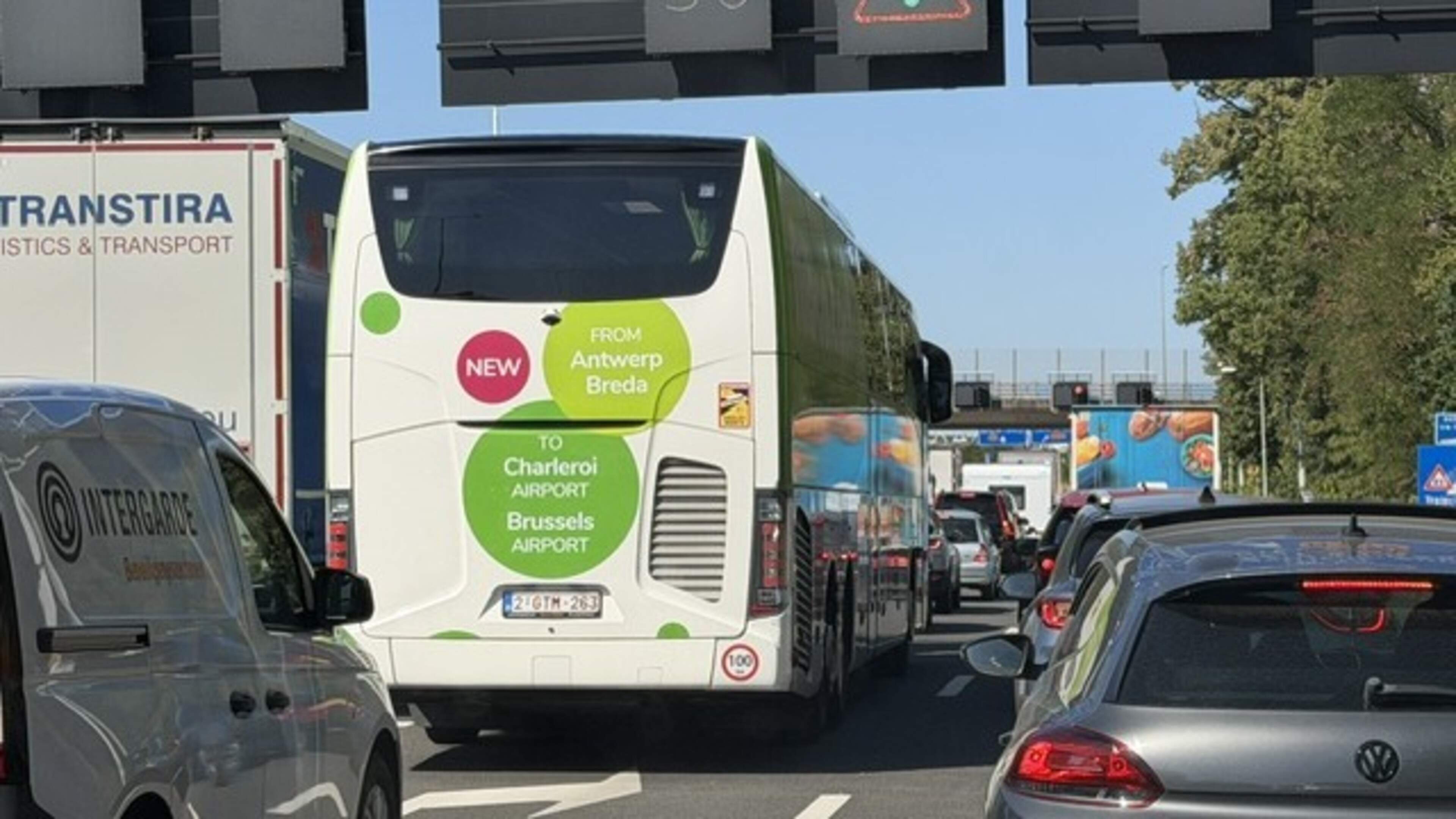 Flinke vertraging door lange file op A2 rond Maastricht in noordelijke richting door ongelukken
