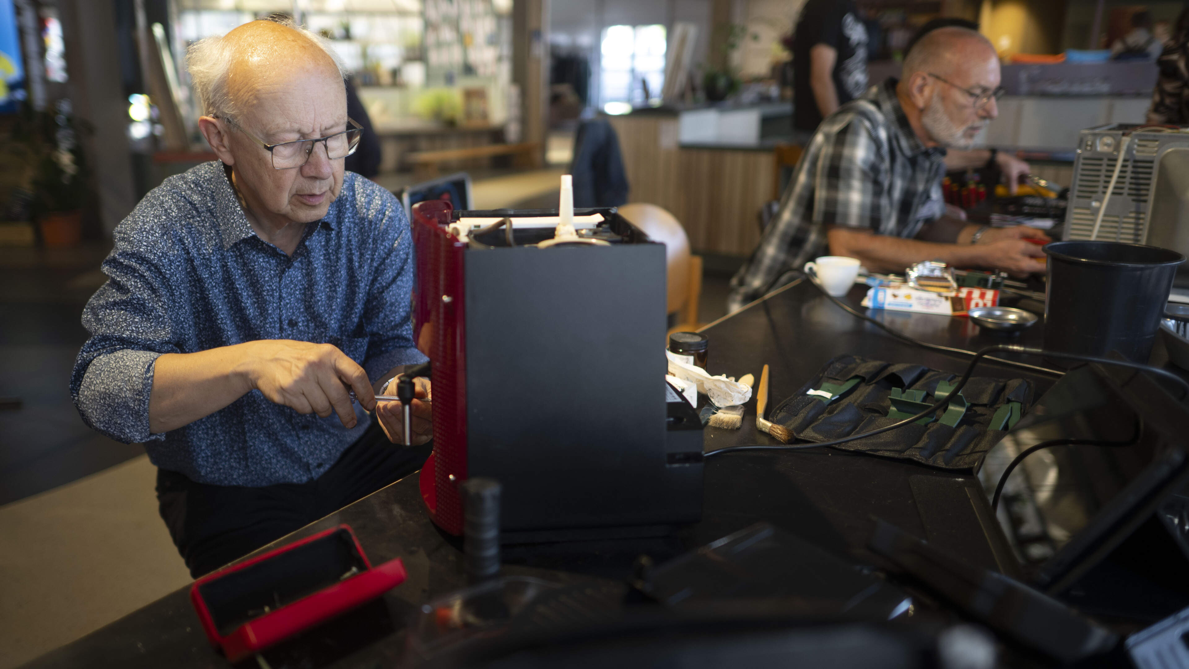Spaceshuttle, afhaalbakje en Repair Café tonen makersmentaliteit van Sittard-Geleen: ‘Het maakt me t